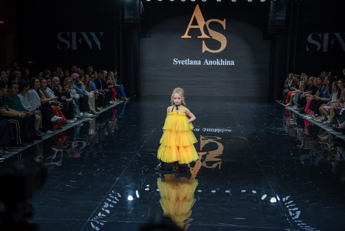 SochiFashionWeek2024 дизайнер Анохина Светлана. Семейный и коммерческий фотограф в Сочи Александр Бодунов