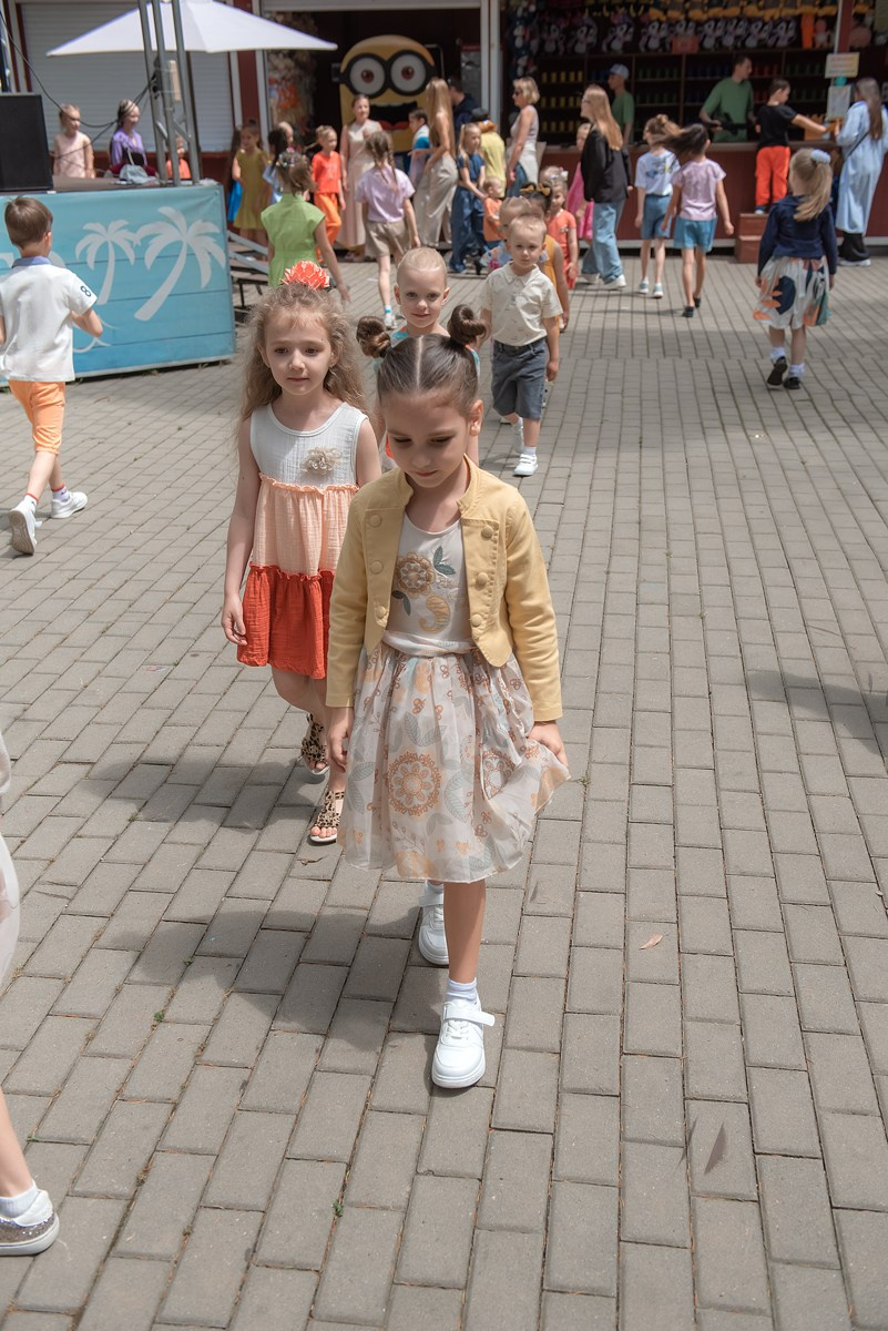 Парк Ривьера дефиле HAPPYkids. Семейный и коммерческий фотограф в Сочи Александр Бодунов