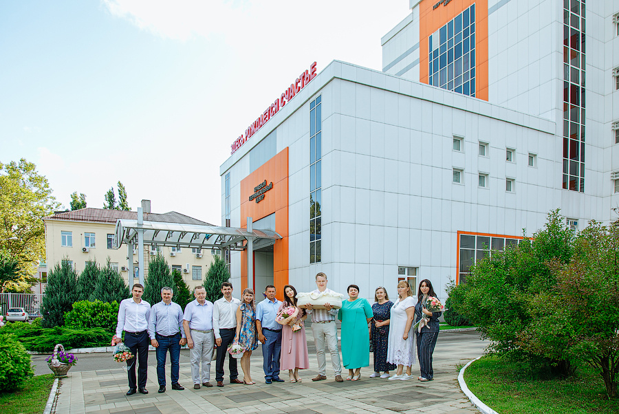 Съёмка выписки из роддома. Как и зачем её «едят»…. Фотограф в Краснодаре Дина Павленко