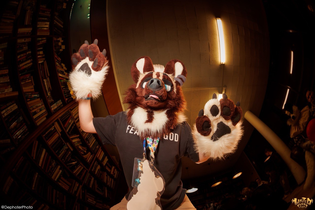 United Furry Convention 2026. Различные мероприятия и просто фотографии людей