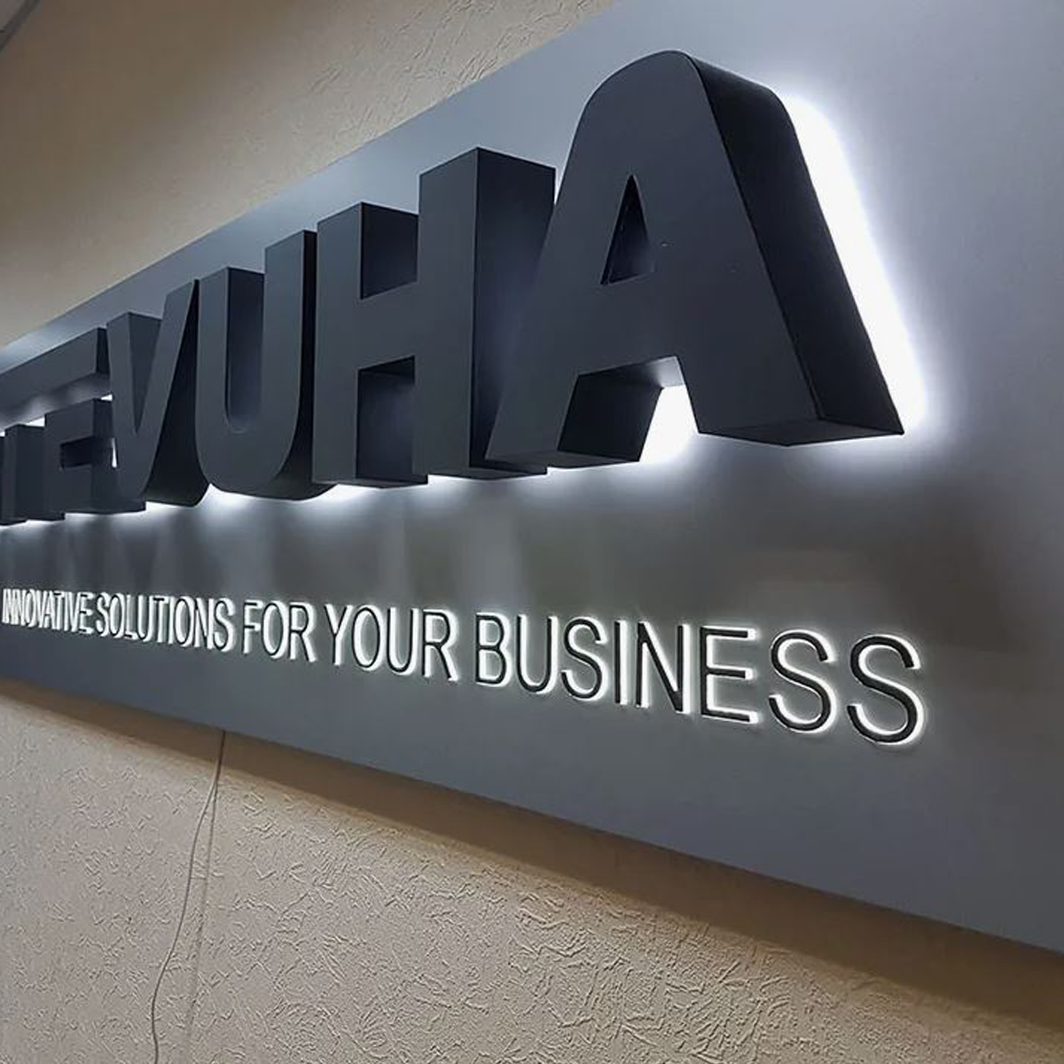 Изготавливаем в Симферополе Вывески с контражурной подсветкой 