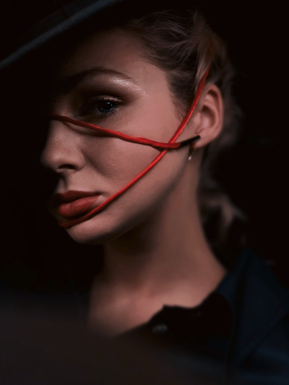 Современная концептуальная фотография о теле, уязвимости и идентичности. Визуальная практика на стиле честности, пост-иронии и искусства.Рекламная фотография, Концептуальная фотография, Современный художник, Психология, Коммерческий фотограф, Репортажный фотограф, Стрит фотография, Арт, Сюрреализм, Мобильная фотография, Снято на айфон, Дима Бурза