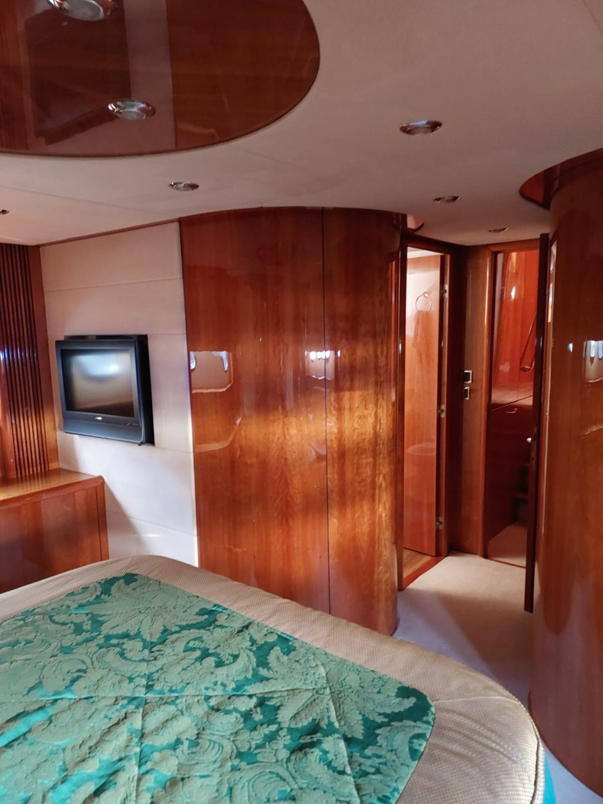 ПРЕМИУМ VIP ЯХТЫ В СОЧИ. Аренда Яхт в Сочи от Эконом до Премиум Класса