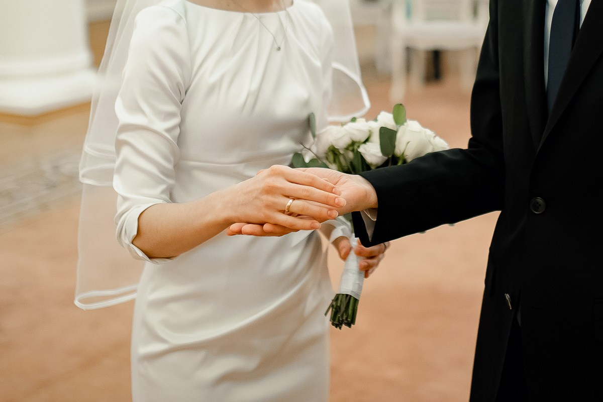 Свадебная фотосессия в ЗАГСе. Свадебный фотограф в Санкт-Петербурге Антон Владимиров