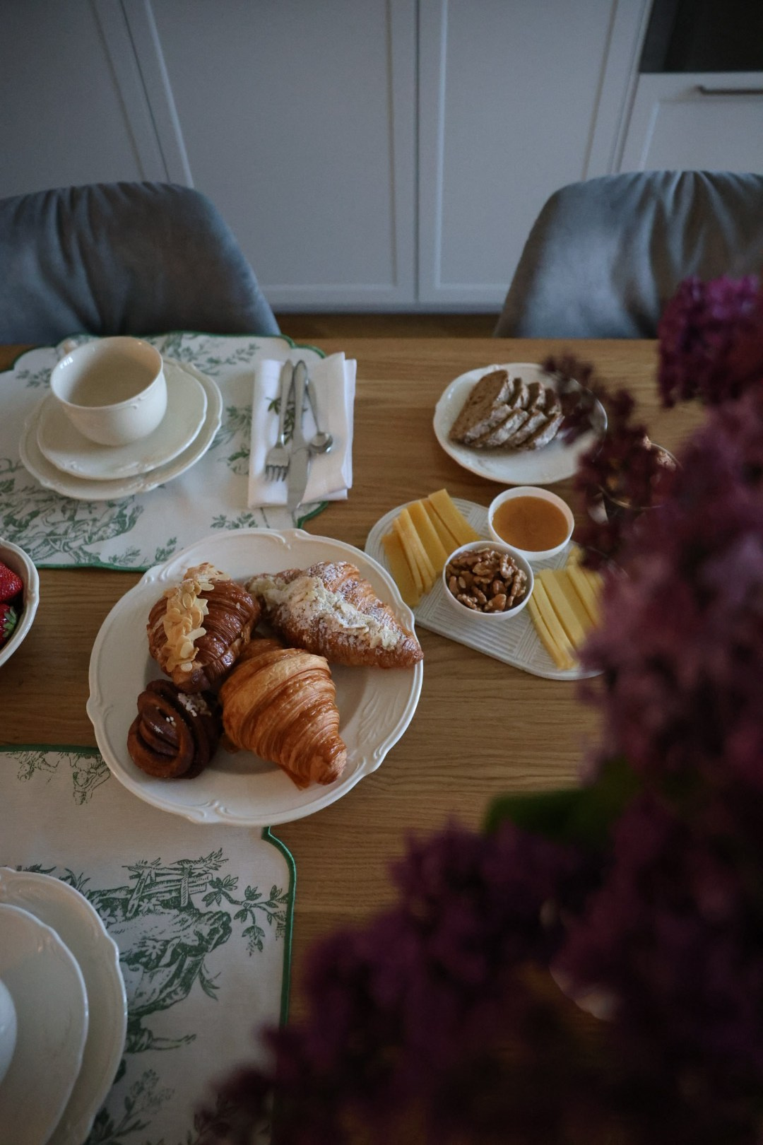 Ира и круассаны. Ваш семейный newborn и lifestyle фотограф в СПБ Наталья Журавлева