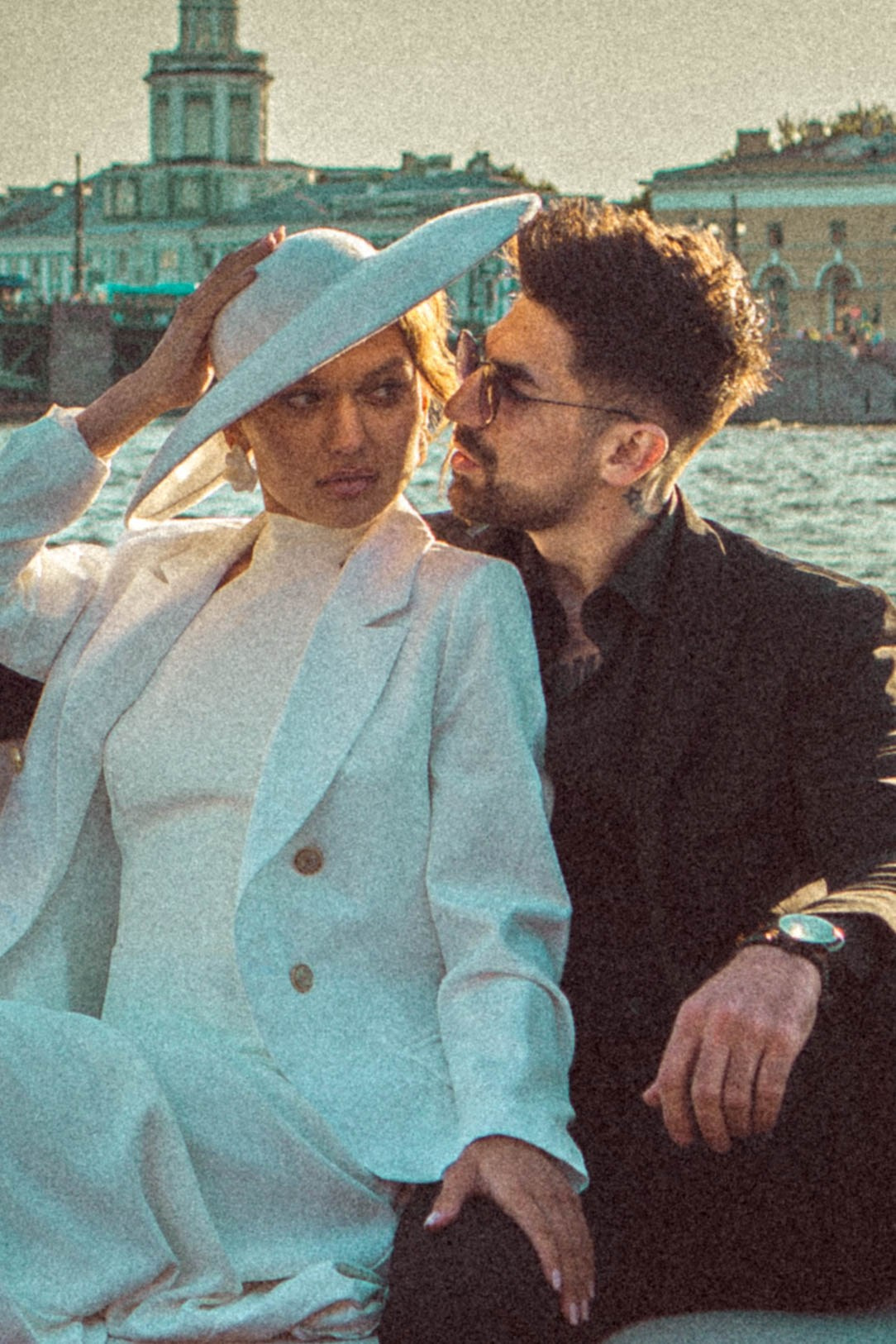 СВАДЕНБНАЯ СЬЕМКА НА КАТЕРЕ ПО КАНАЛАМ САНКТ-ПЕТЕРБУРГА И В АКВАТОРИИ НЕВЫ. Профессиональный фотограф, Санкт-Петербург — Виктория Богомолова