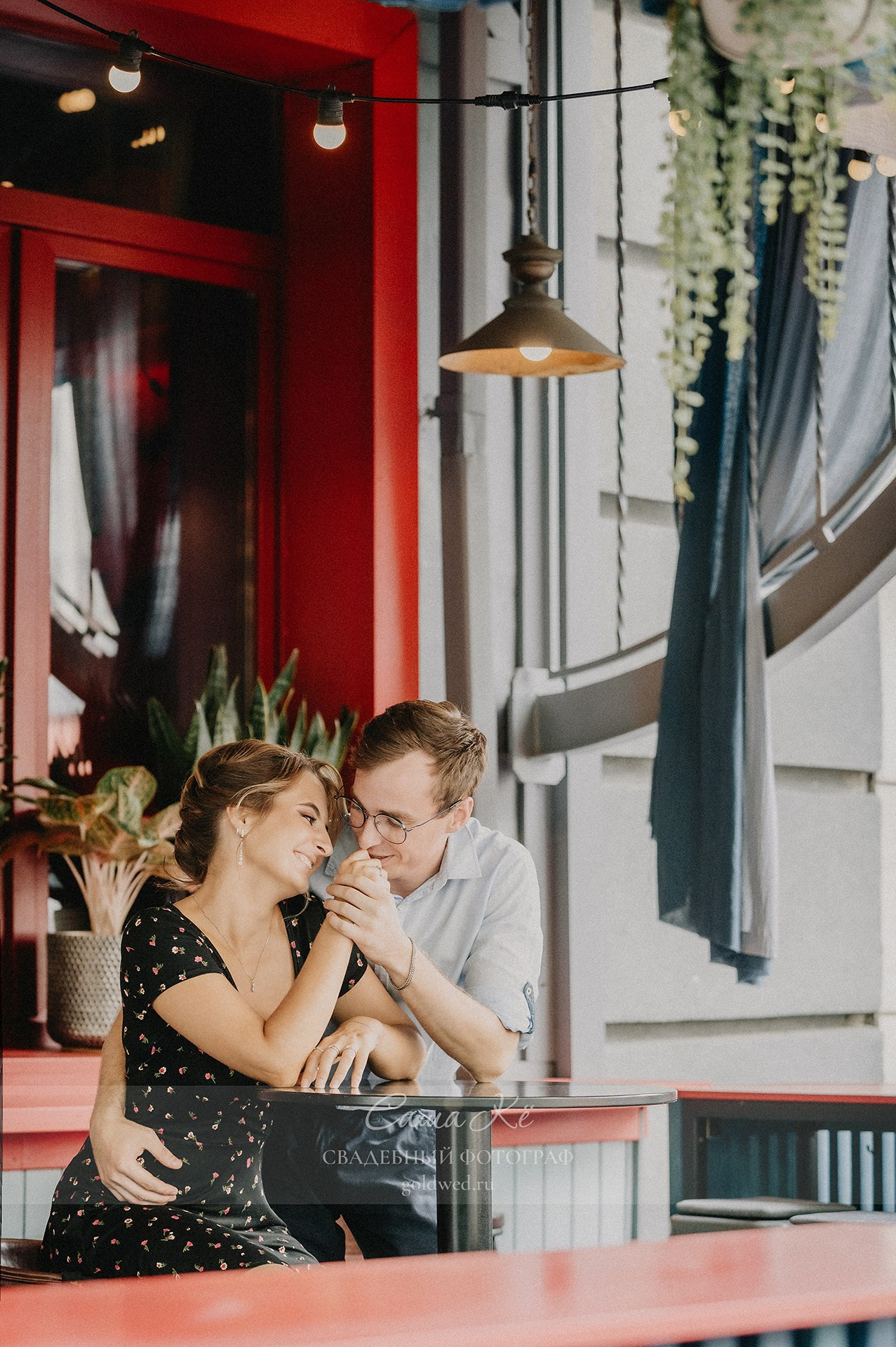 Профессиональная предсвадебная фотосессия в Новосибирске — любовь, нежность и романтика от Саши Кё. Свадебный, семейный и event фотограф в Новосибирске и Новосибирской области Саша Кё