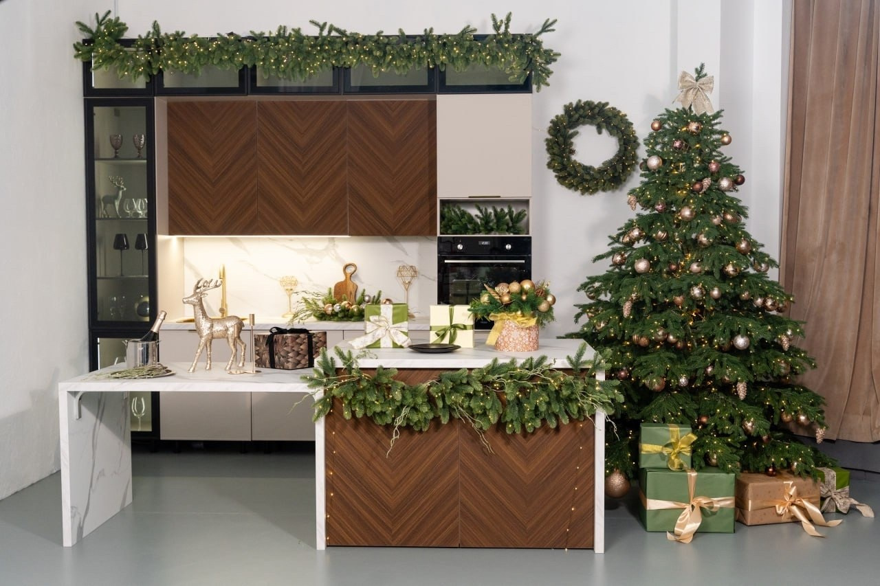 Зал Эфир в фотостудии Арт Рояль для новогодних фотосессий в Сургуте