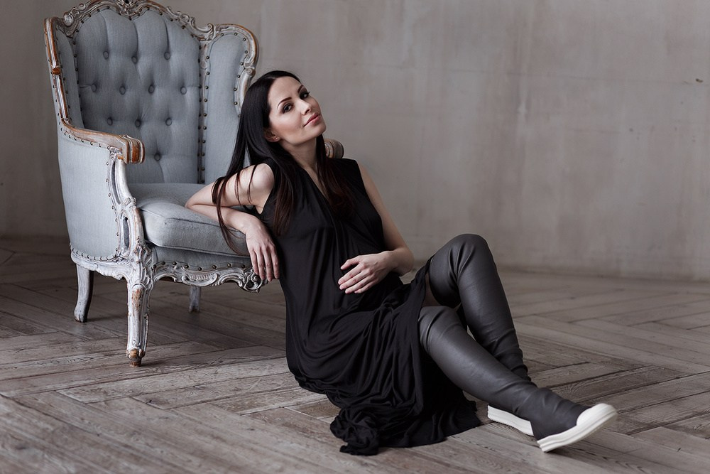 Фотосессия беременности с мужем в стиле минимализм. Семейный и женский фотограф в Санкт-Петербурге Виктория Кострова