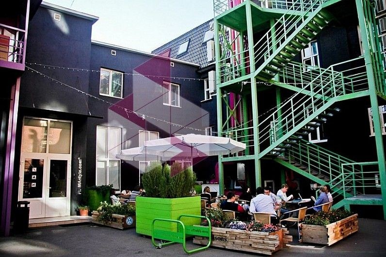 Фотосессия на улице Москвы — красивая архитектура и арки