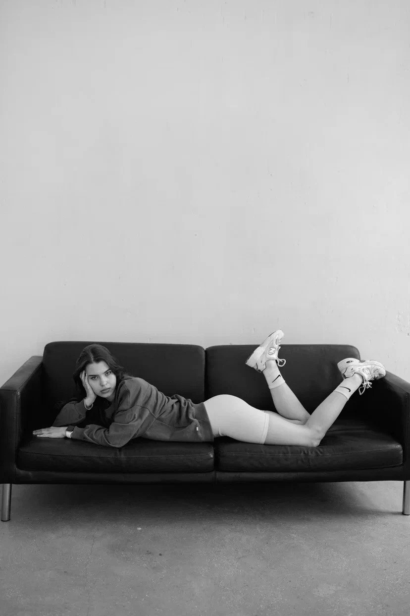 Модель для предметной съемки Юлия Е Казань| Sale Easy