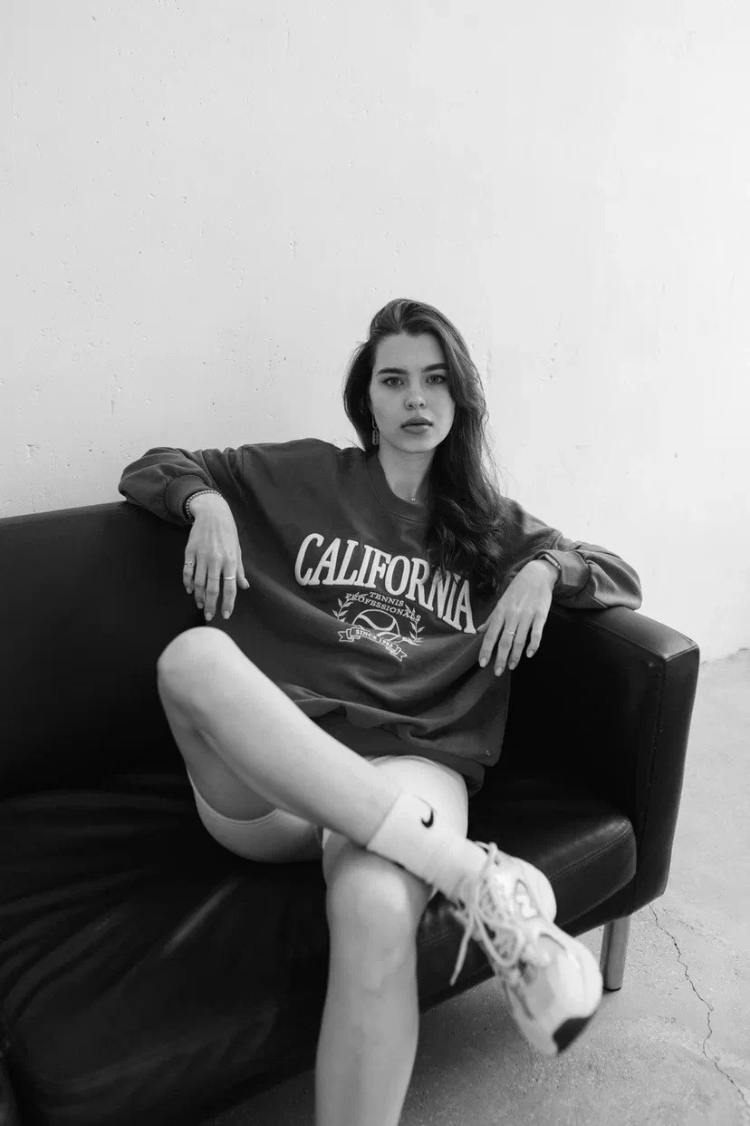 Модель для предметной съемки Юлия Е Казань| Sale Easy