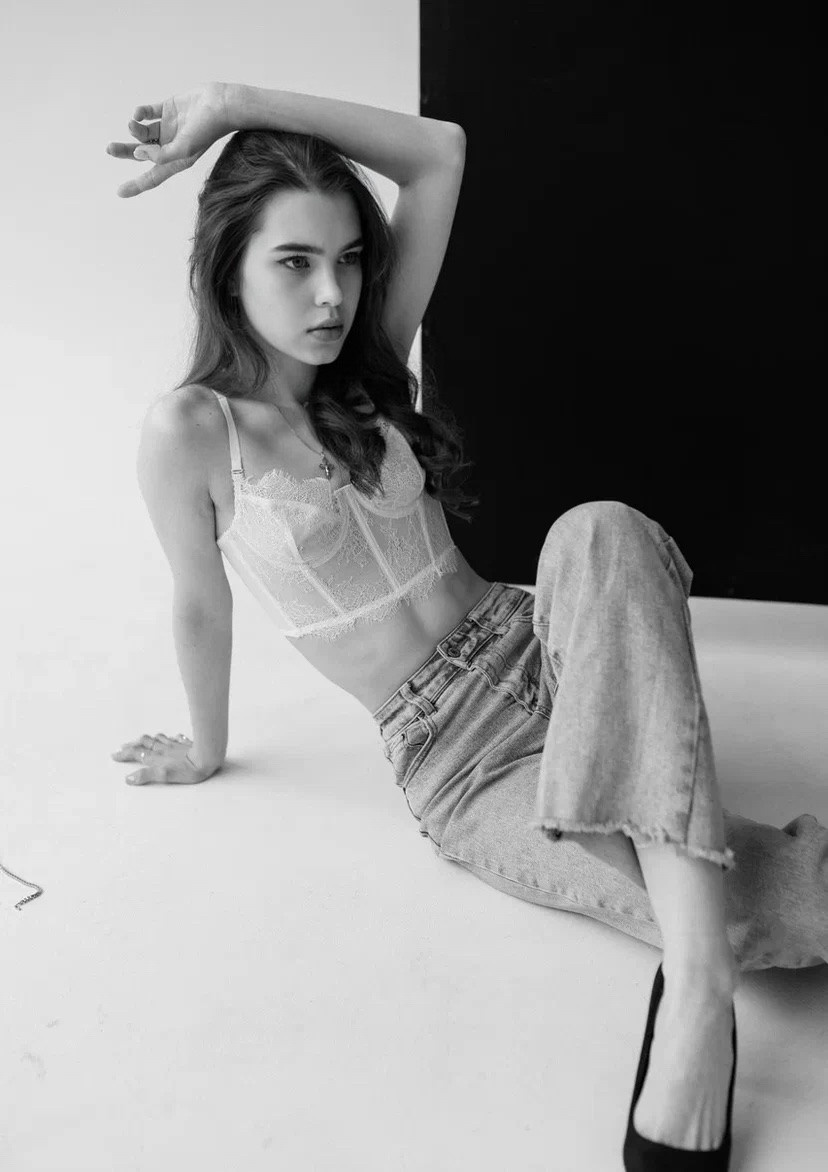 Модель для предметной съемки Юлия Е Казань| Sale Easy