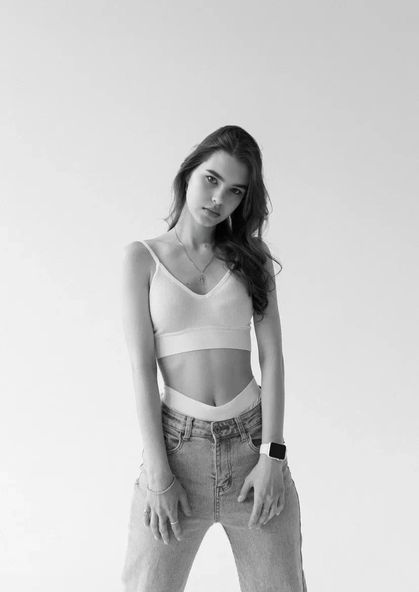 Модель для предметной съемки Юлия Е Казань| Sale Easy