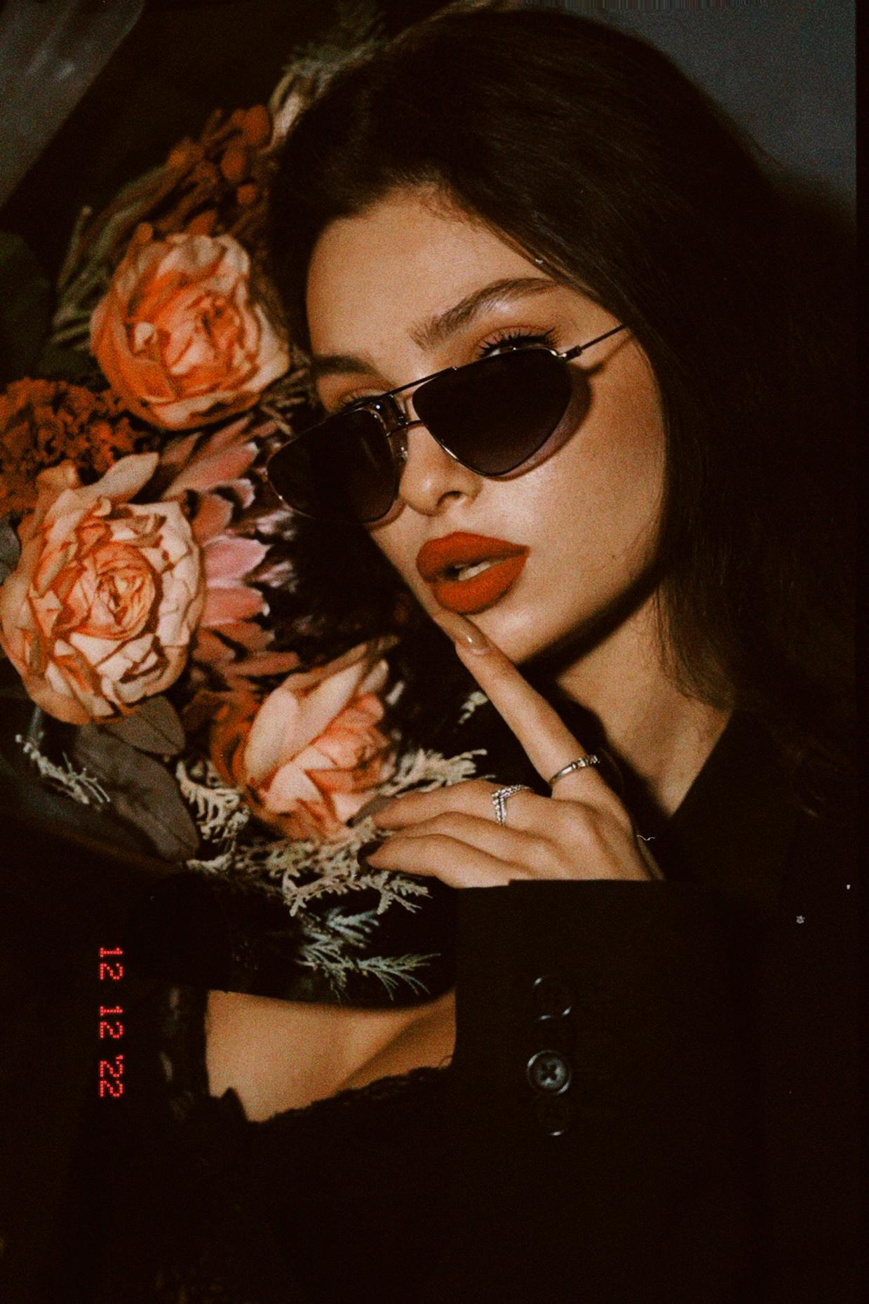 Модель для предметной съемки Станислава Москва| Sale Easy