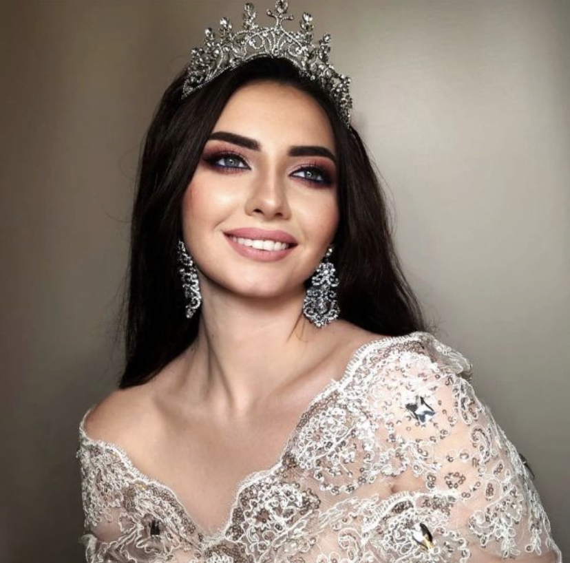 Модель plus size для съемок для интернет магазина Виктория Москва