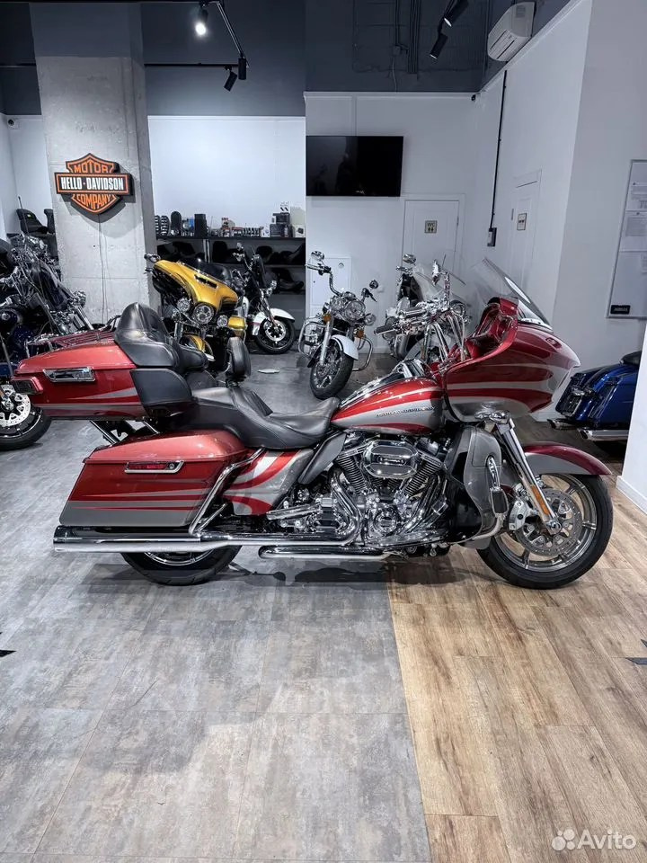 Купить Harley-Davidson CVO Road Glide (Ruby Red / Palladium Silver) (Touring) — подробнее на сайте. Hello Davidson, Москва. Только хорошие мотоциклы…