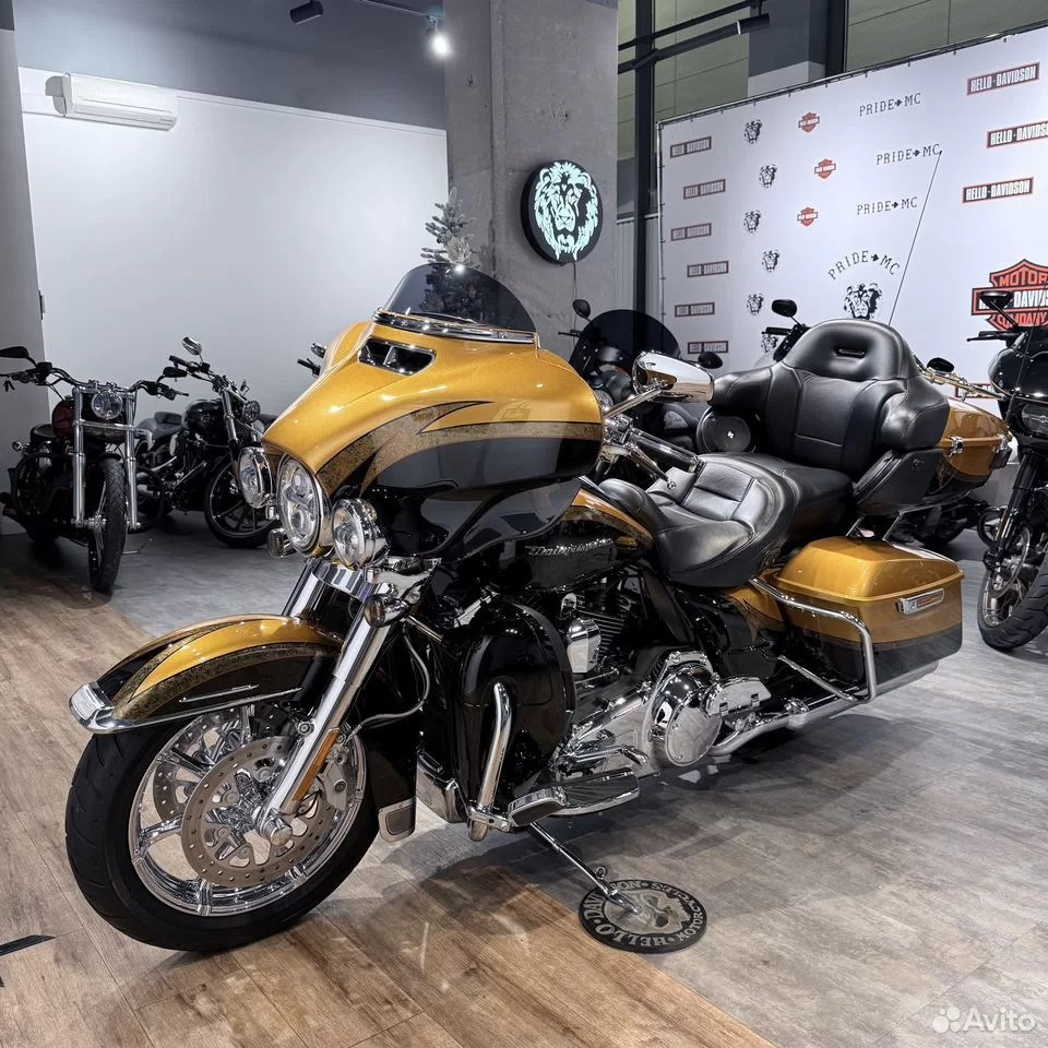 Купить Harley-Davidson CVO Limited Electra Glide 110 (Gold Rush) (Touring) — подробнее на сайте. Hello Davidson, Москва. Только хорошие мотоциклы…