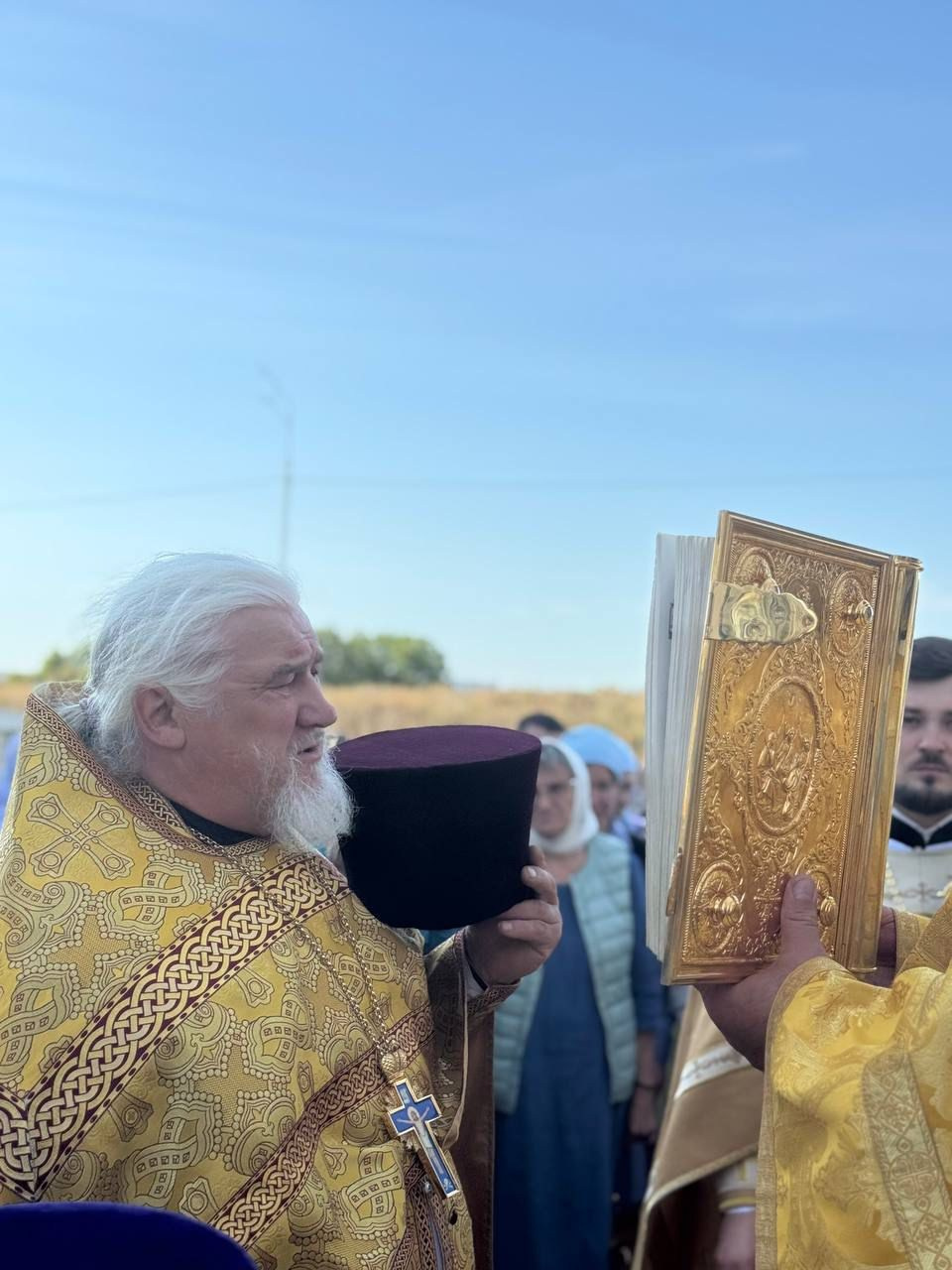 Богослужение в храме Нерукотворного образа Спасителя в Престольный праздник. Саратовское Северо-Западное благочиние