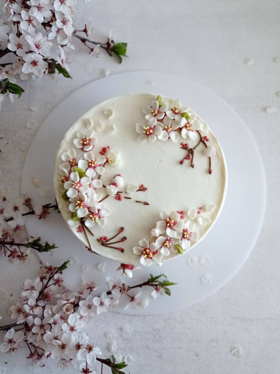 Работы учениц. Аникина Юлия / Кремовая флористика в корейской технике