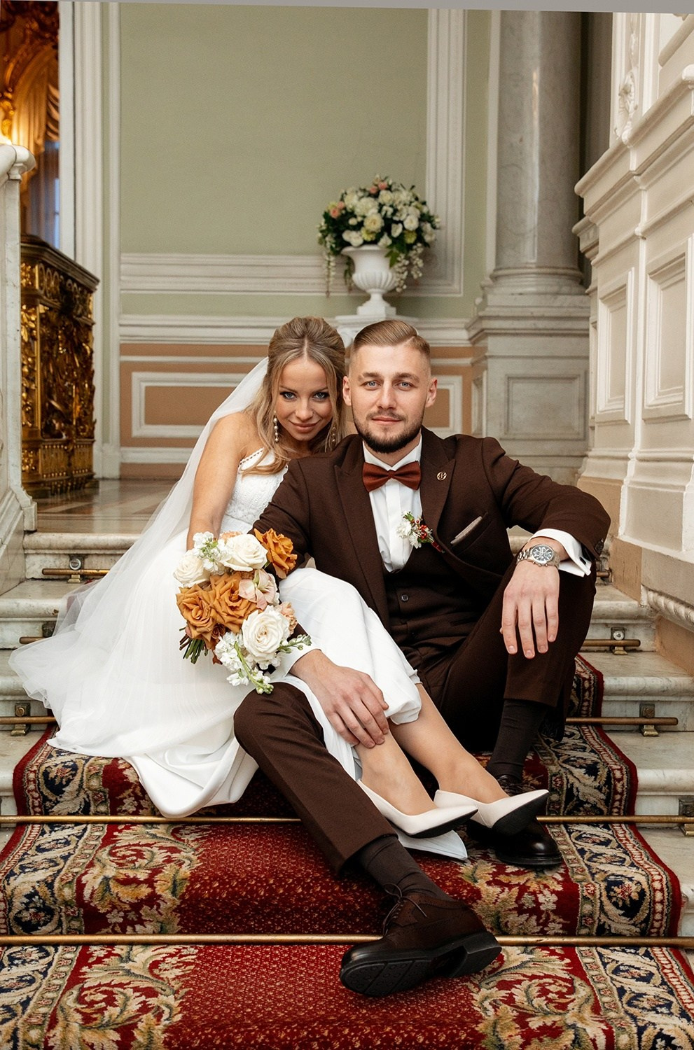 свадебное платье в спб, найти свадебный салон, букет для невесты, хороший ведущий на свадьбу, костюм для жениха, платье для невесты,  подшить свадебное платье, ателье свадебное, фотограф на свадьбу, выпуск, праздник, венчание