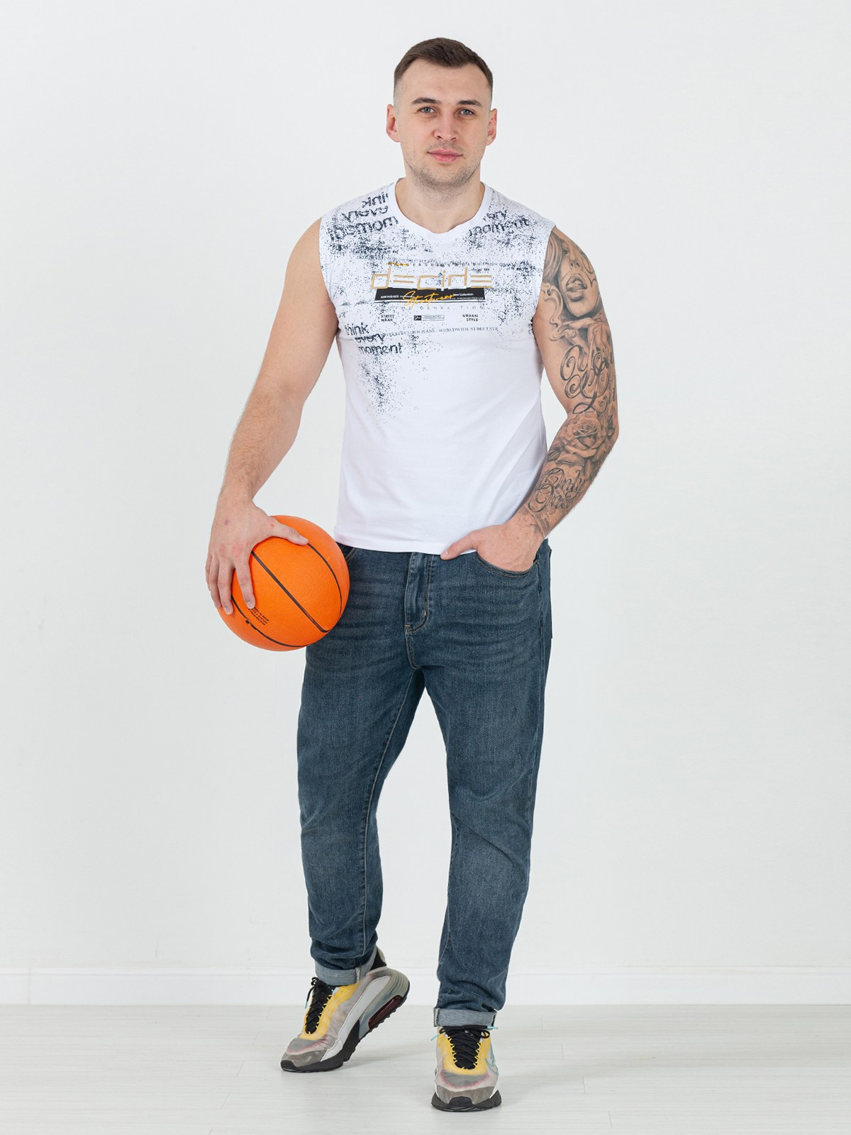 Фотосъемка для Валдберриз- мужские футболки. Сборные фотосъёмки в Москве. фотосессии одежды.фотограф