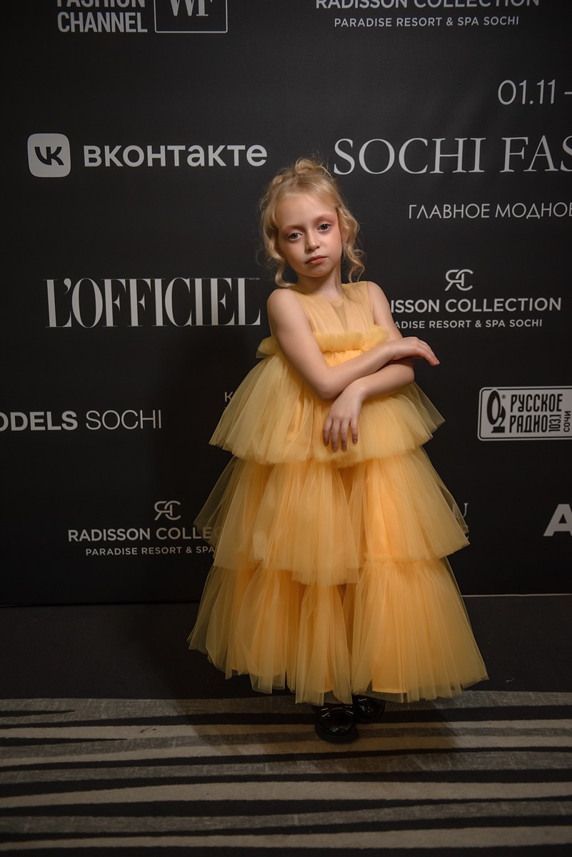 SochiFashionWeek2024 дизайнер Анохина Светлана. Семейный и коммерческий фотограф в Сочи Александр Бодунов