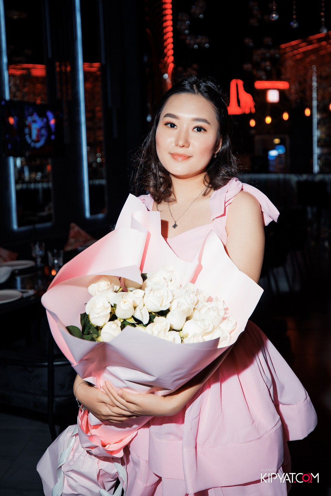 FRIENDS BAR & TERRACE. КИПЯТКОМ АЛМАТЫ!