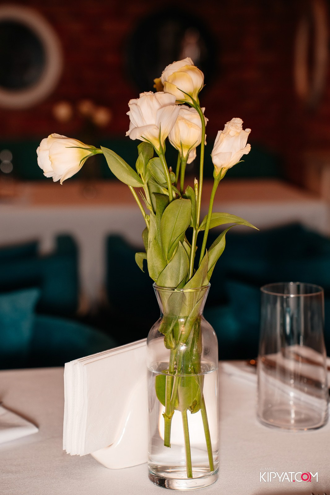 LAUREATE GRAND CAFÉ. КИПЯТКОМ АЛМАТЫ!