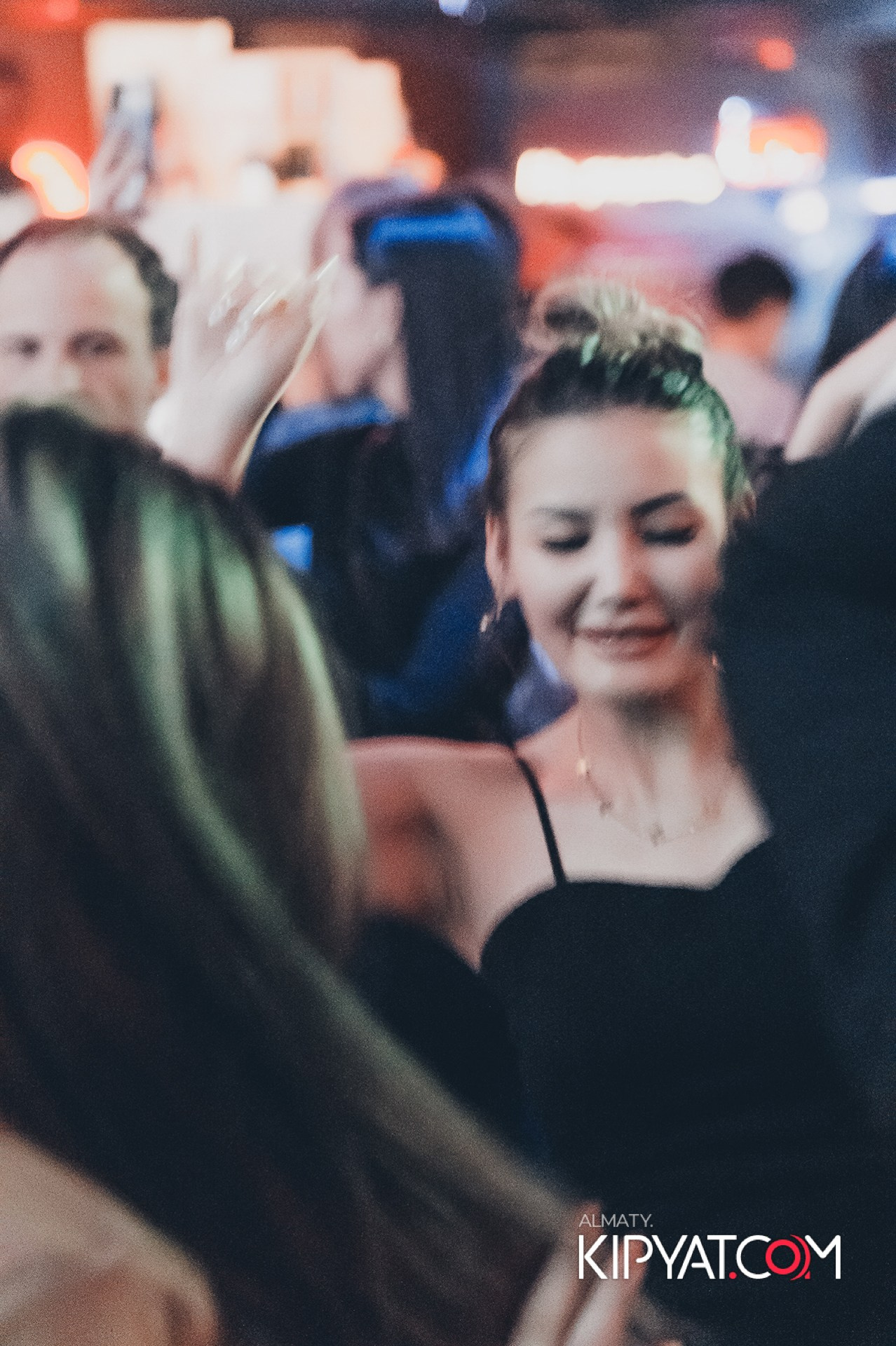 ВЫСТУПЛЕНИЕ ГРУППЫ ВИРУС SANTA BARBARA. КИПЯТКОМ АЛМАТЫ!