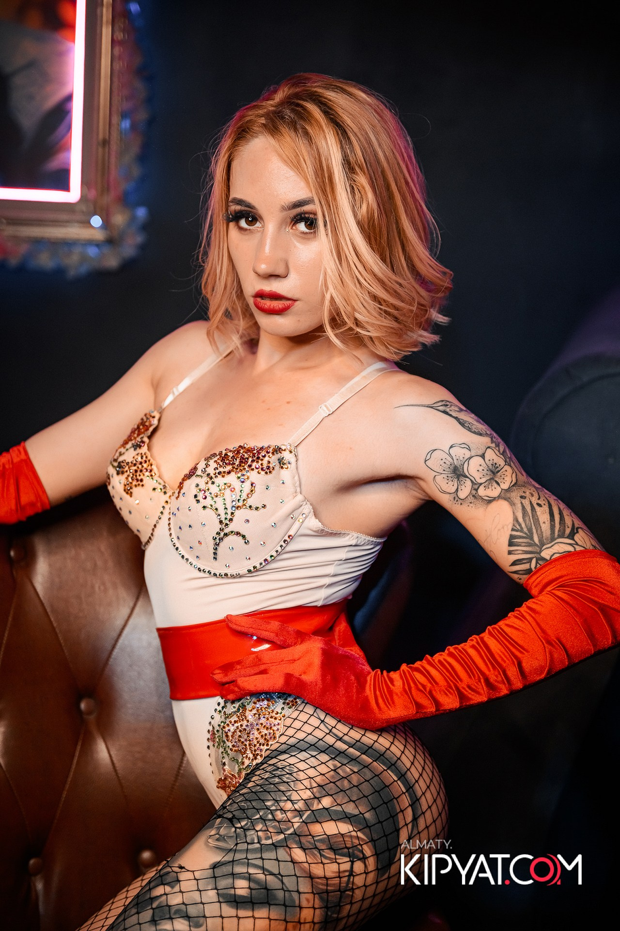 UYAT EMES BAR. КИПЯТКОМ АЛМАТЫ!