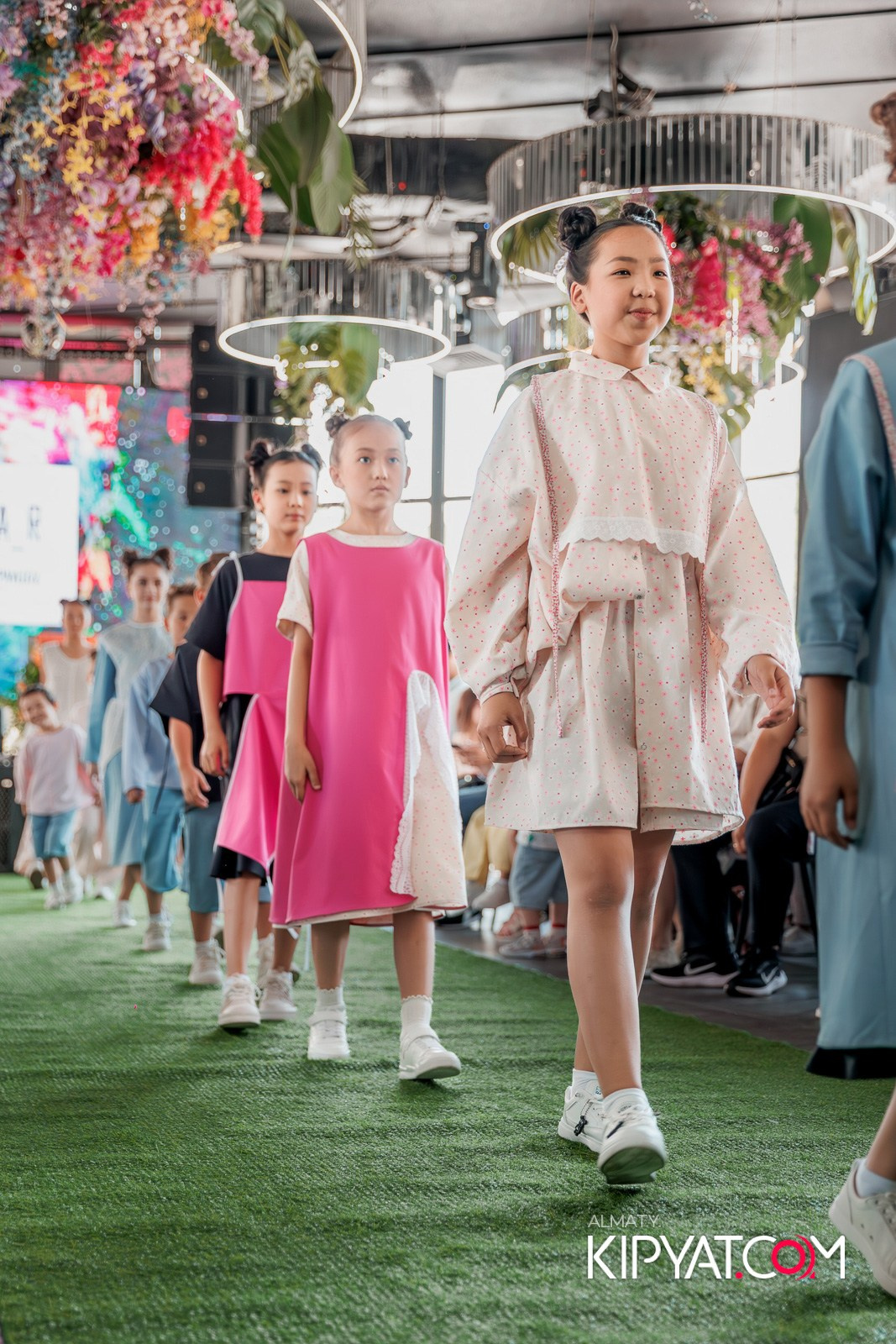 PROM KIDS FASHION SHOW. КИПЯТКОМ АЛМАТЫ!