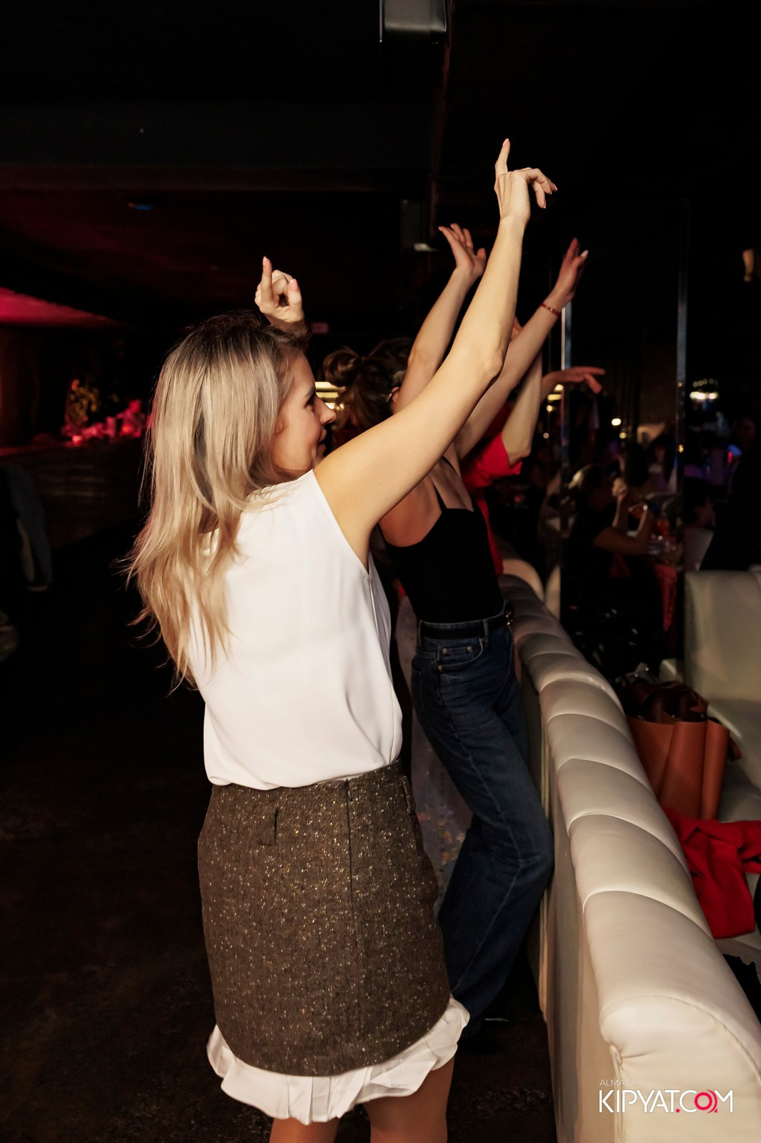 МУЗЫКАЛЬНОЕ ЛОТО В HIT RETRO. КИПЯТКОМ АЛМАТЫ! Фотосъемка мероприятий в Алматы