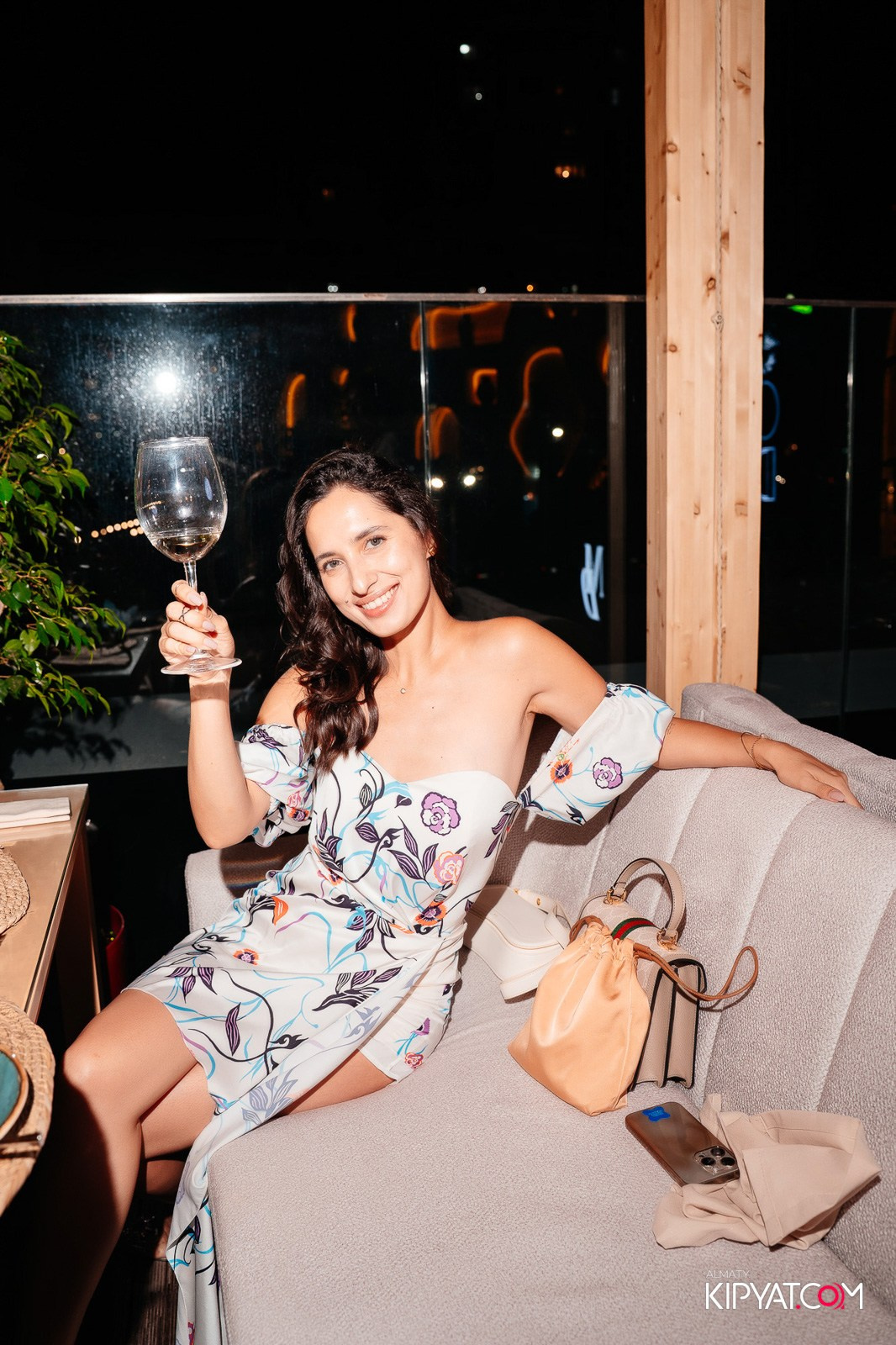 MOOD KARAOKE & TERRACE. КИПЯТКОМ АЛМАТЫ!