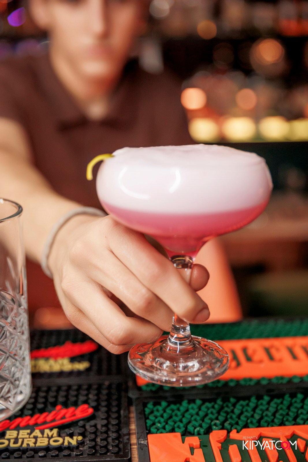 MUNCHEN PUB. КИПЯТКОМ АЛМАТЫ!