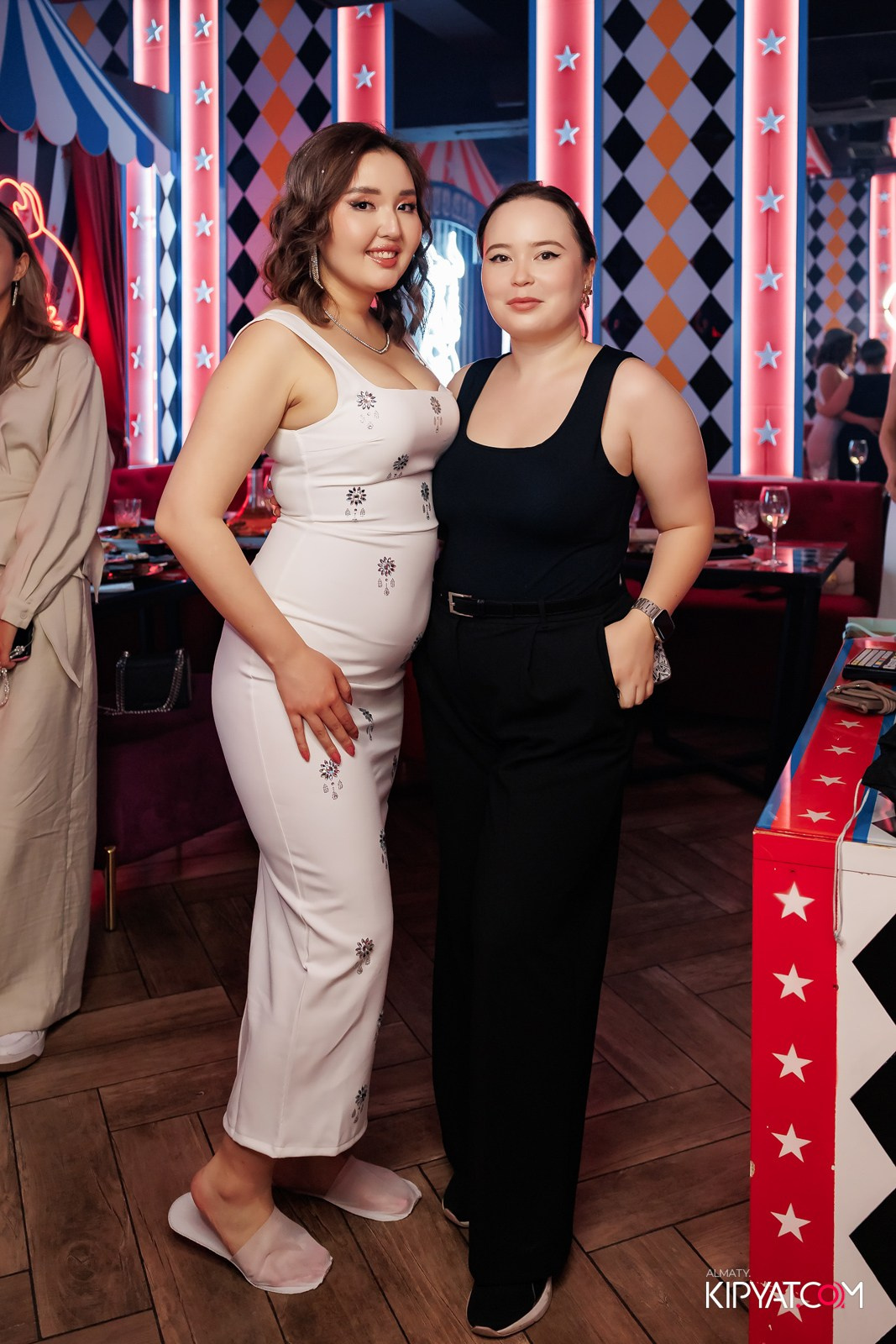 ЗАЯ, НА БИС. КИПЯТКОМ АЛМАТЫ!