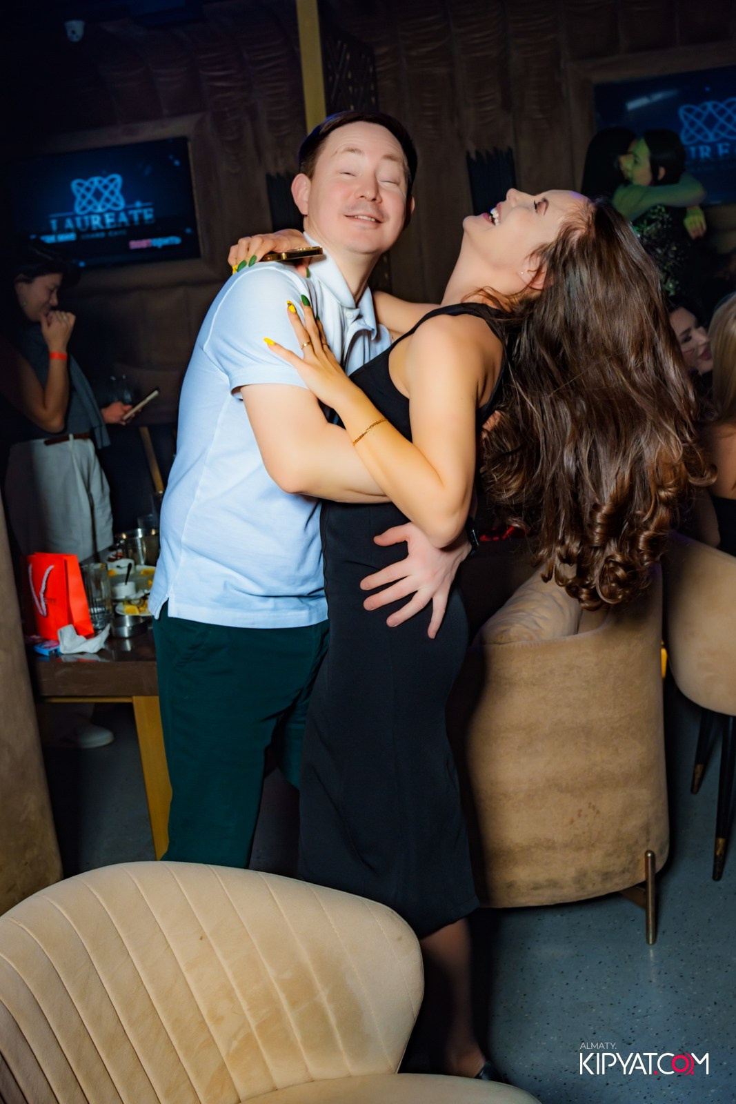 LAUREATE KARAOKE HALL. КИПЯТКОМ АЛМАТЫ!