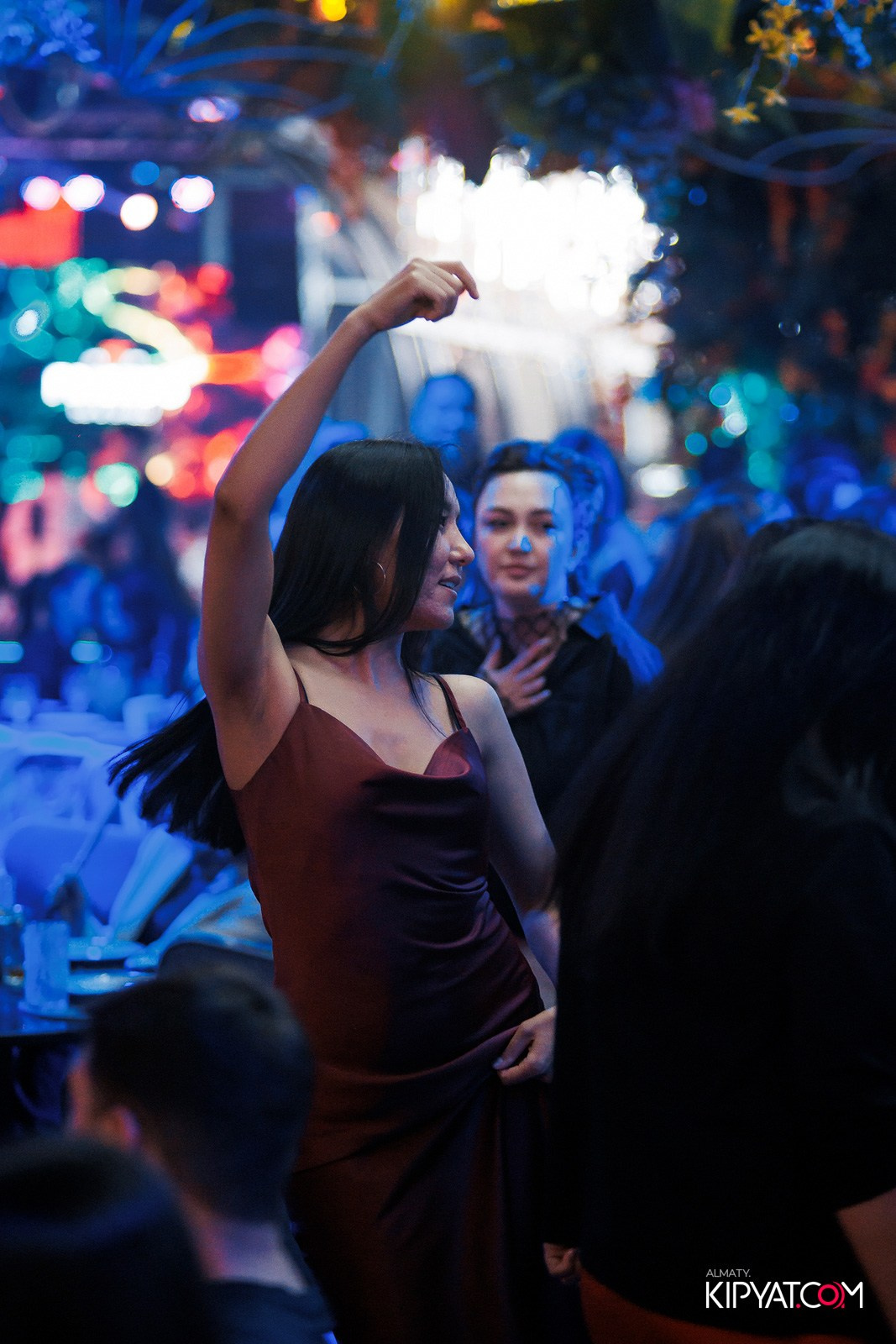 FRIENDS BAR & TERRACE. КИПЯТКОМ АЛМАТЫ!