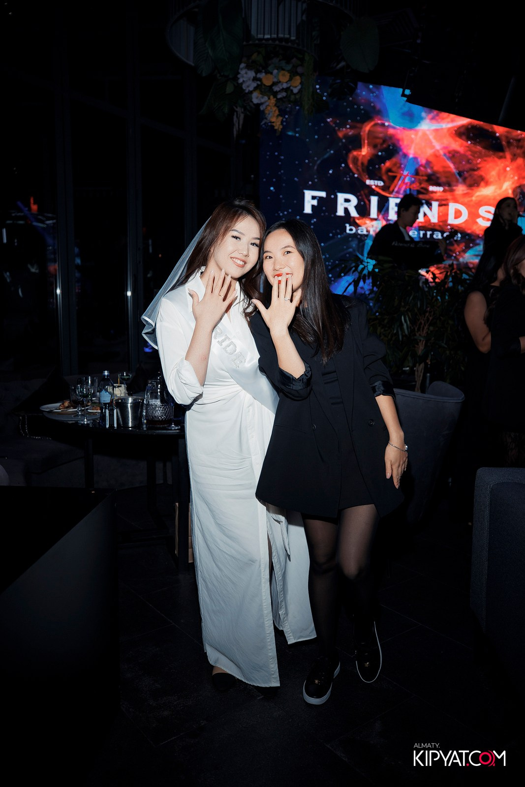 FRIENDS BAR & TERRACE. КИПЯТКОМ АЛМАТЫ!