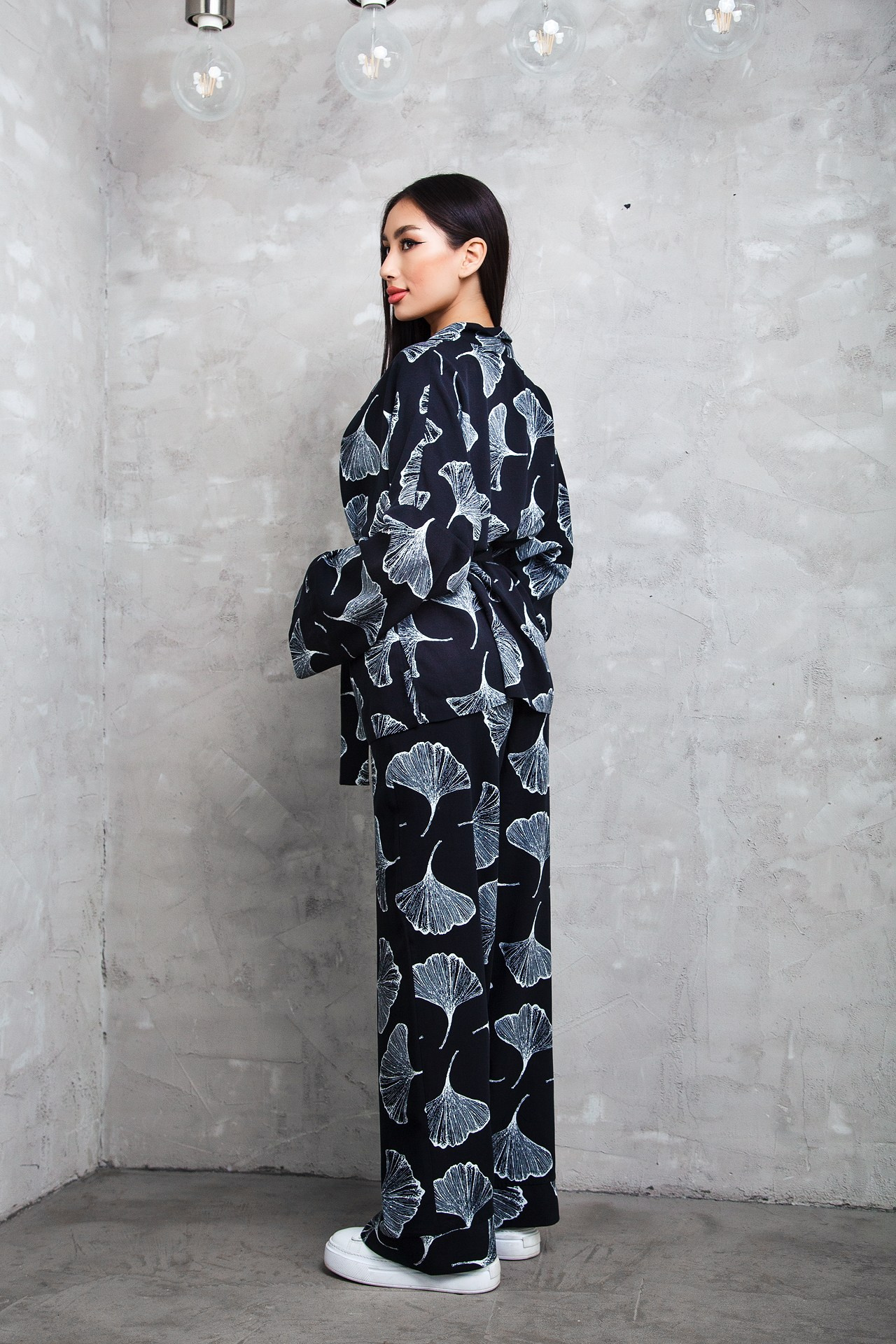 Реклама женской одежды. Натан Супервайзер по Продакшену