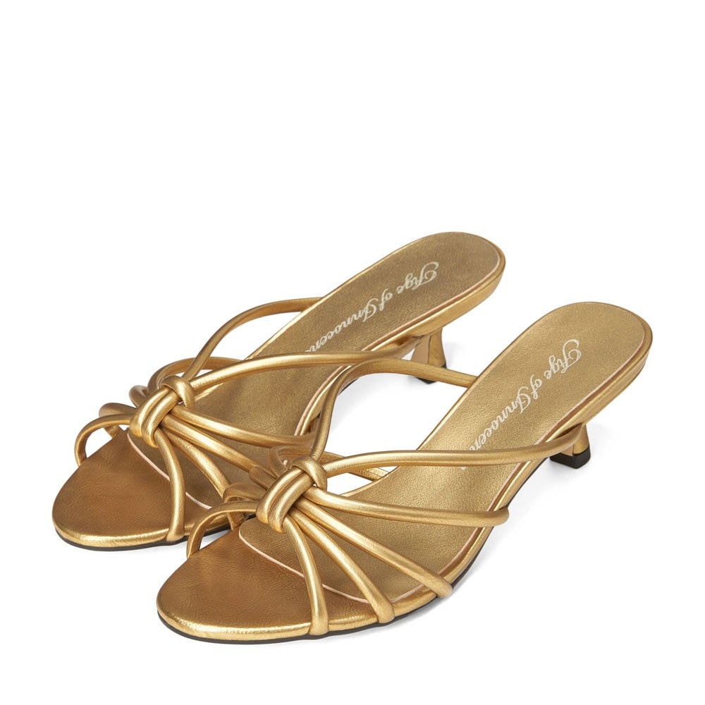 Предметная съемка для бренда AGE OF INNOCENCE