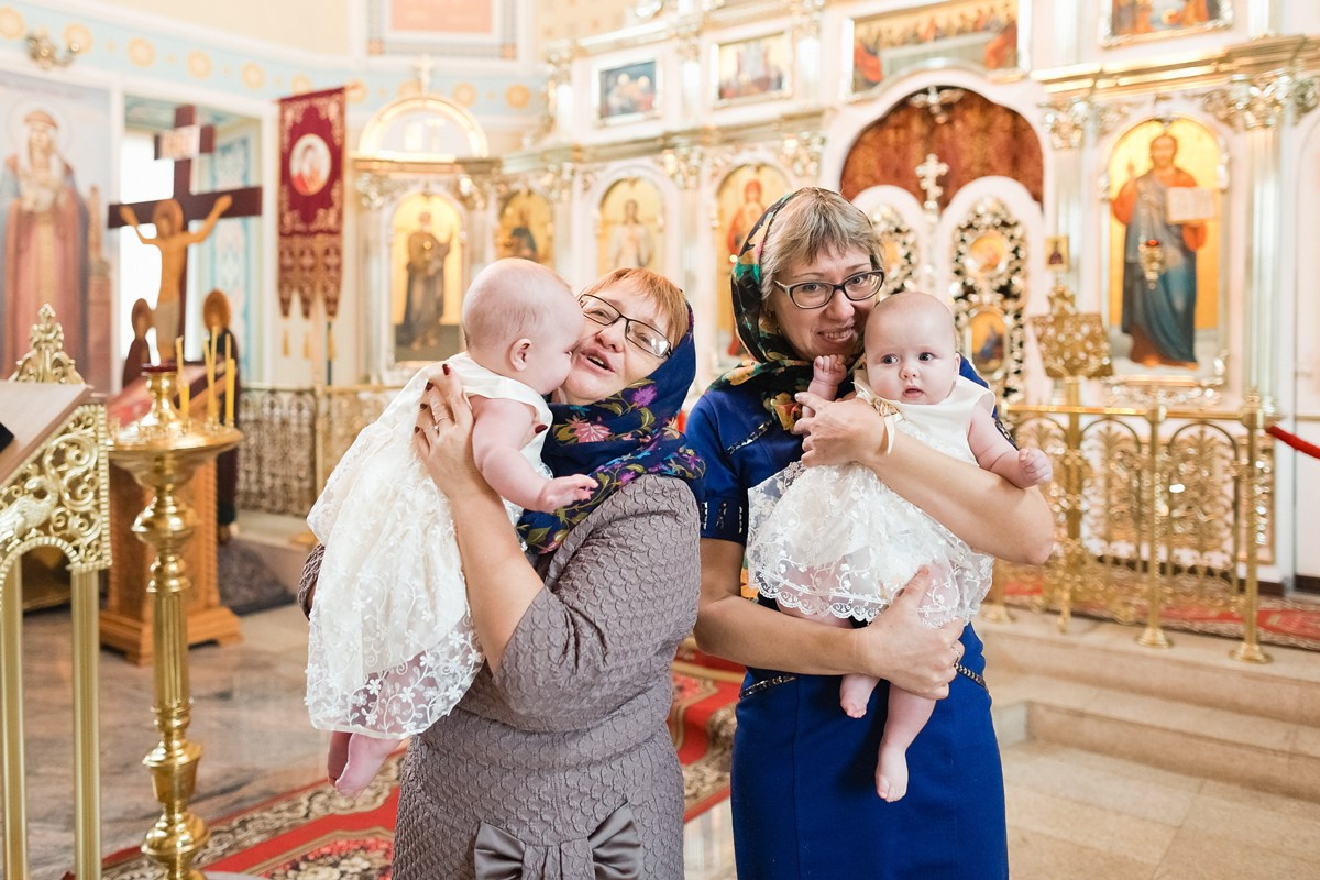 КРЕЩЕНИЕ ЕСЕНИИ И ВАСИЛИСЫ. Семейный фотограф новорождённых в Серпухове Юлия Новикова +79637785957