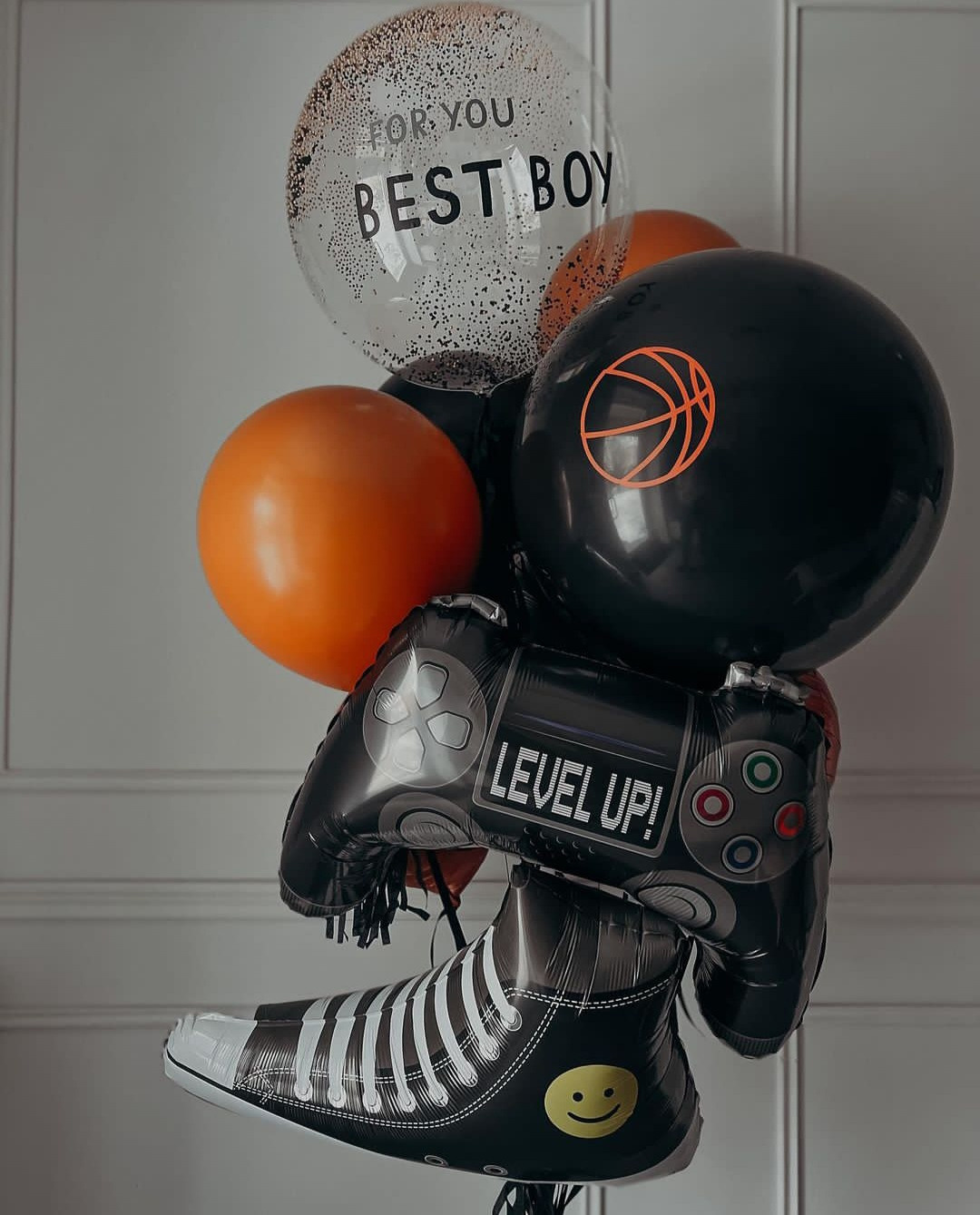 Мальчику на день рождения с 4 -17 лет. Аэродизайнер Елена Лин