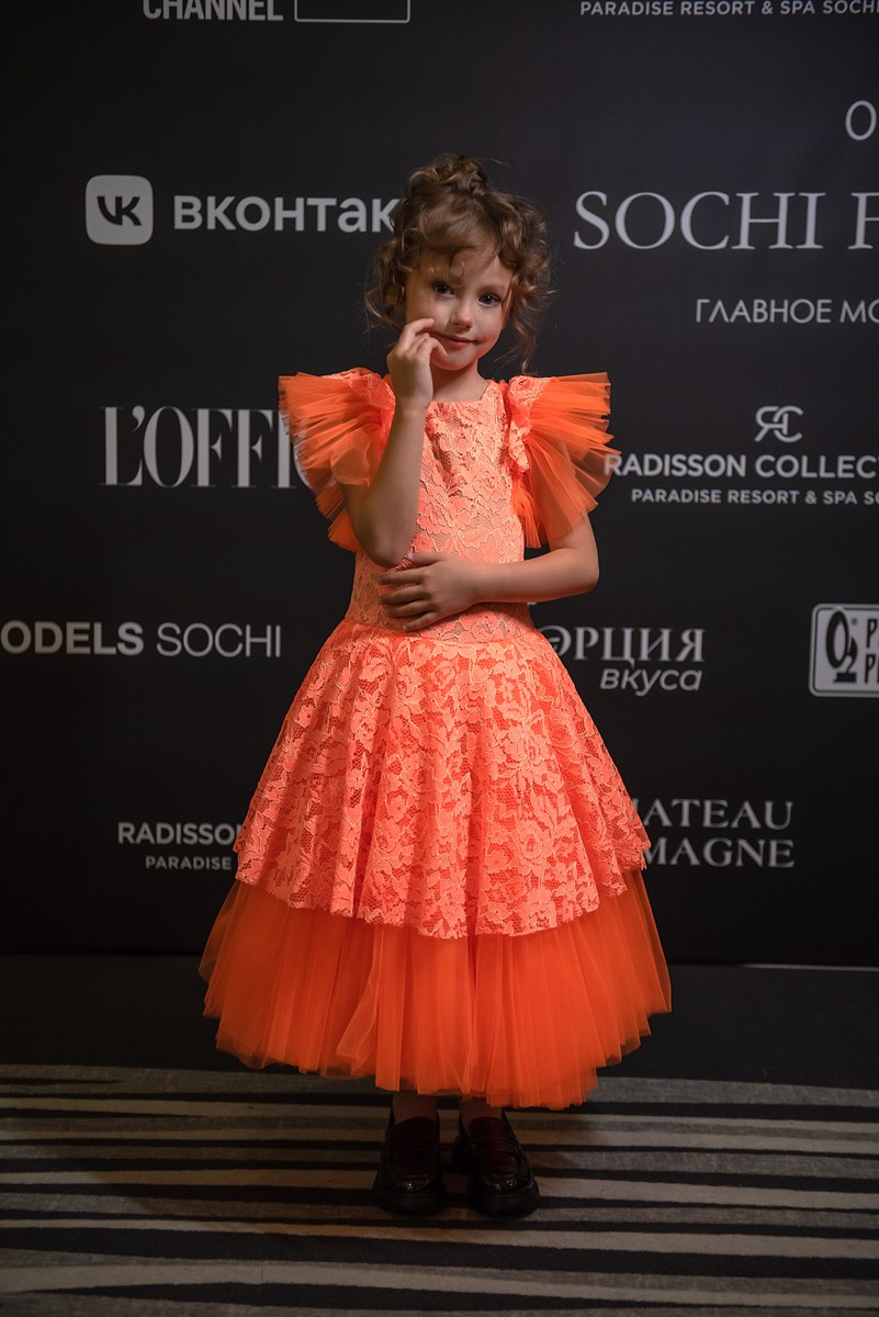 SochiFashionWeek2024 дизайнер Анохина Светлана. Семейный и коммерческий фотограф в Сочи Александр Бодунов