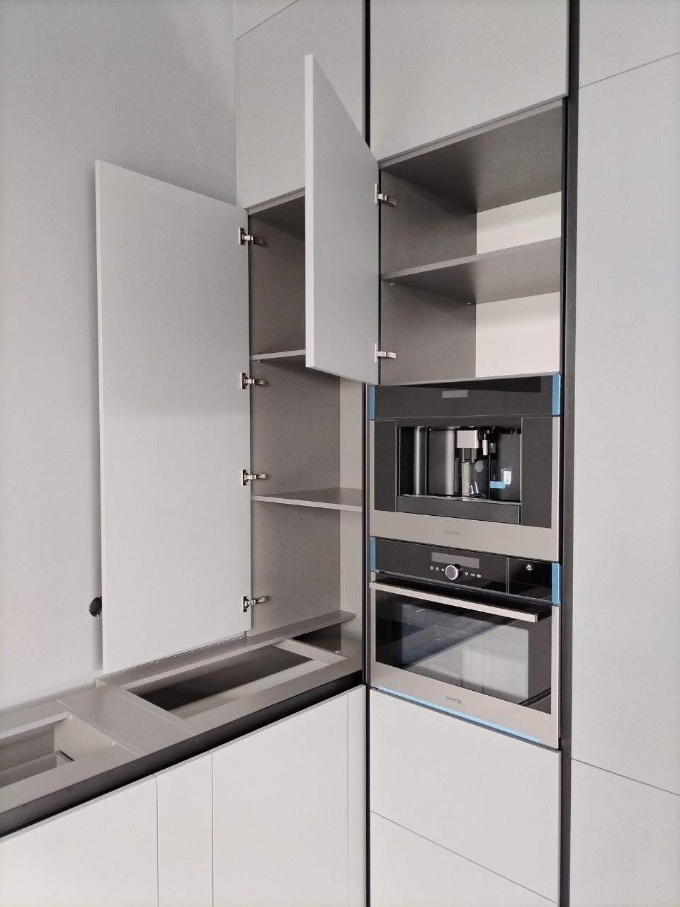 Фото с монтажа |Мебель на заказа: кухни, шкафы и т.д. в Томске. ГУДРУМ — Мебель на заказ в Томске | Кухни | Шкафы | Стулья и Столы