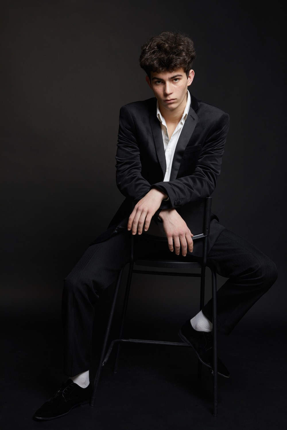 Мужские фотосессии в студии и на улице: художественные, для соцсетей, аватаров, сайтов знакомств. Фотограф Полина Завельская