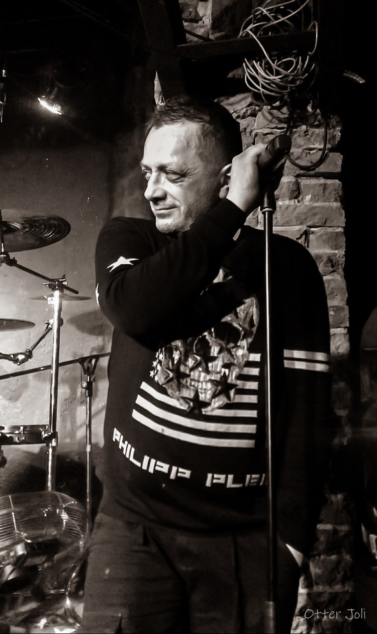 Screens. Концертный репортёр Валерия Сафина