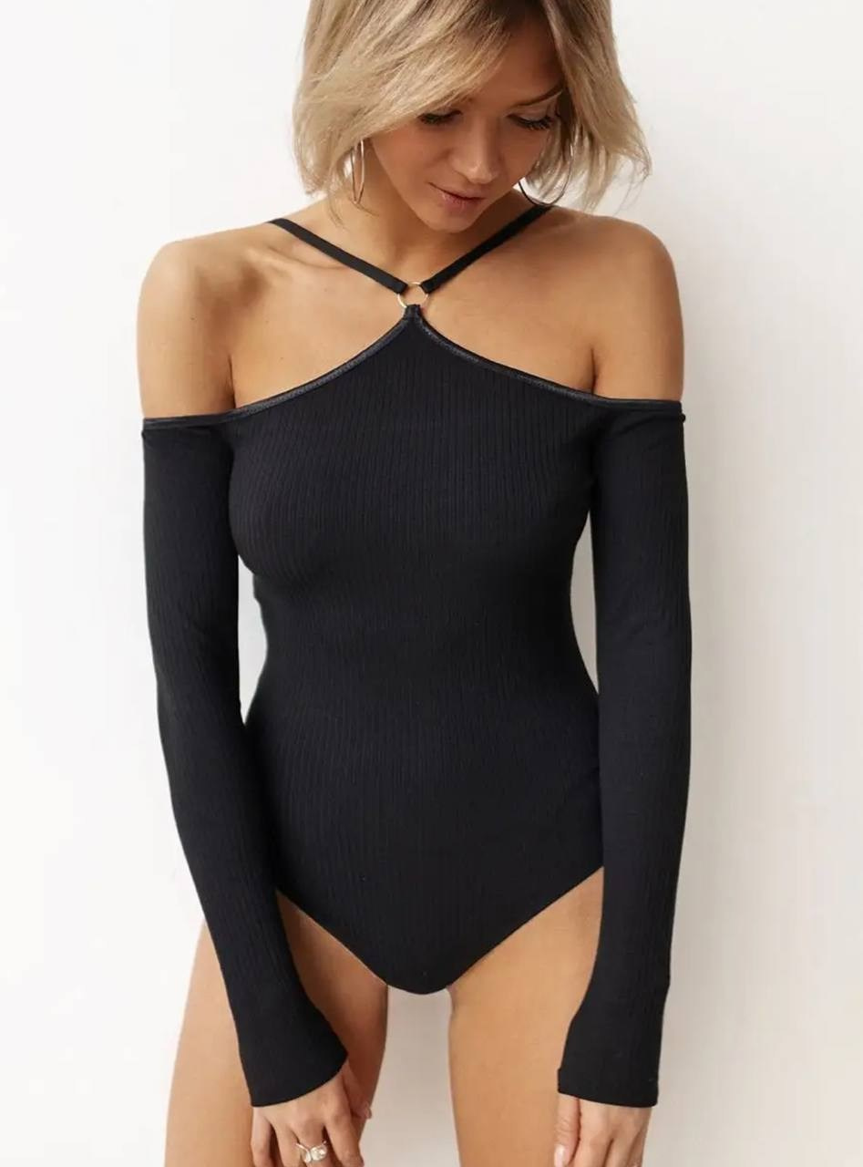 Боди чёрного цвета с лямкой на шее . Размер 42- 44 - 46