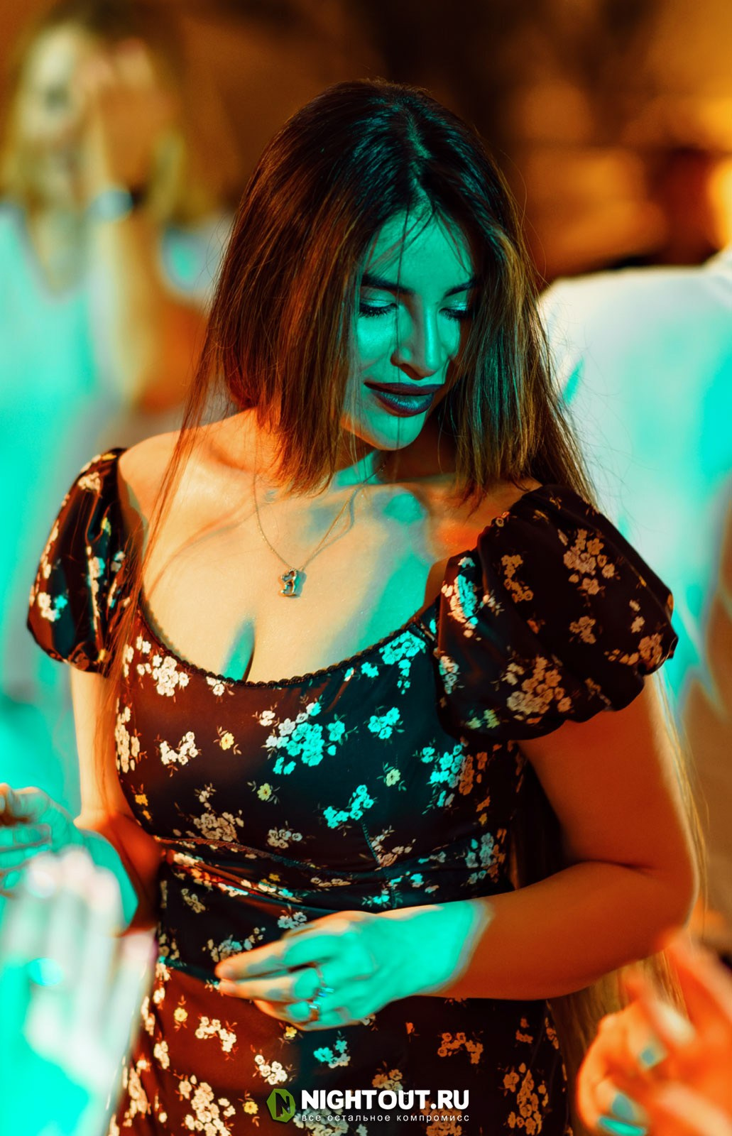 MOSCOW NEVER SLEEP. NIGHTOUT.RU Журнал о ночной жизни города