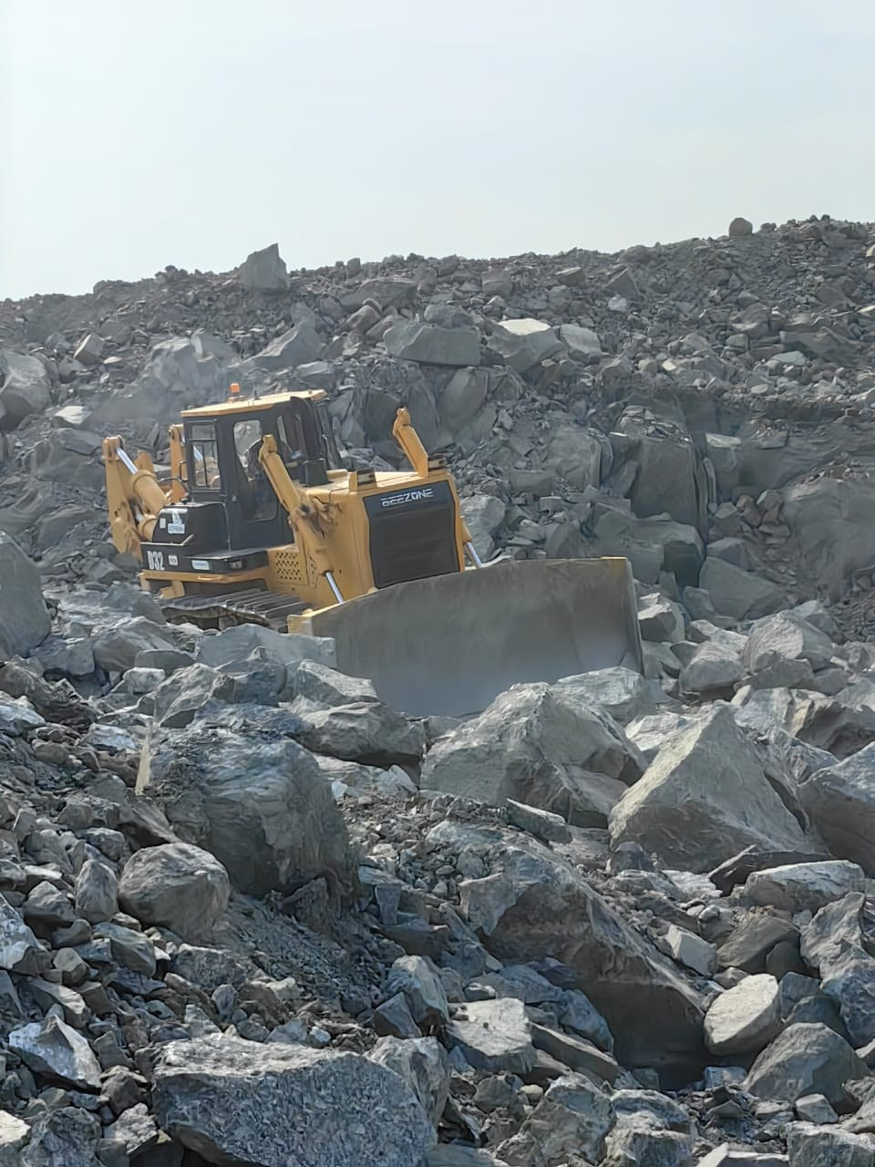 Фото бульдозеры D32-5. Продажа и обслуживание грузовой техники и спецтехники в г. Новосибирск компания СТИ